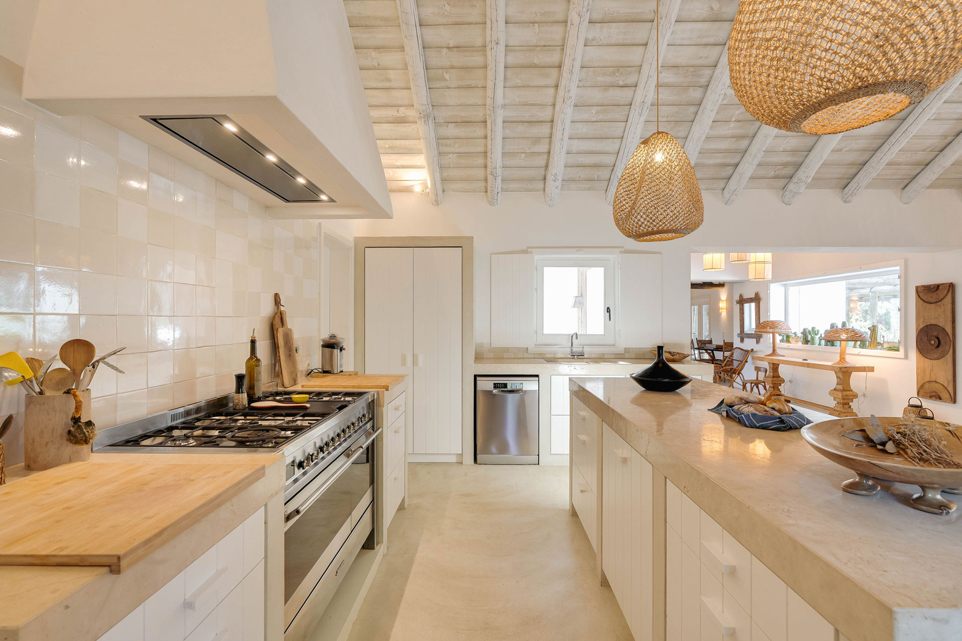 villa-lime_villa_Setubal-comporta-portugal_interior-kitchen-design.jpg