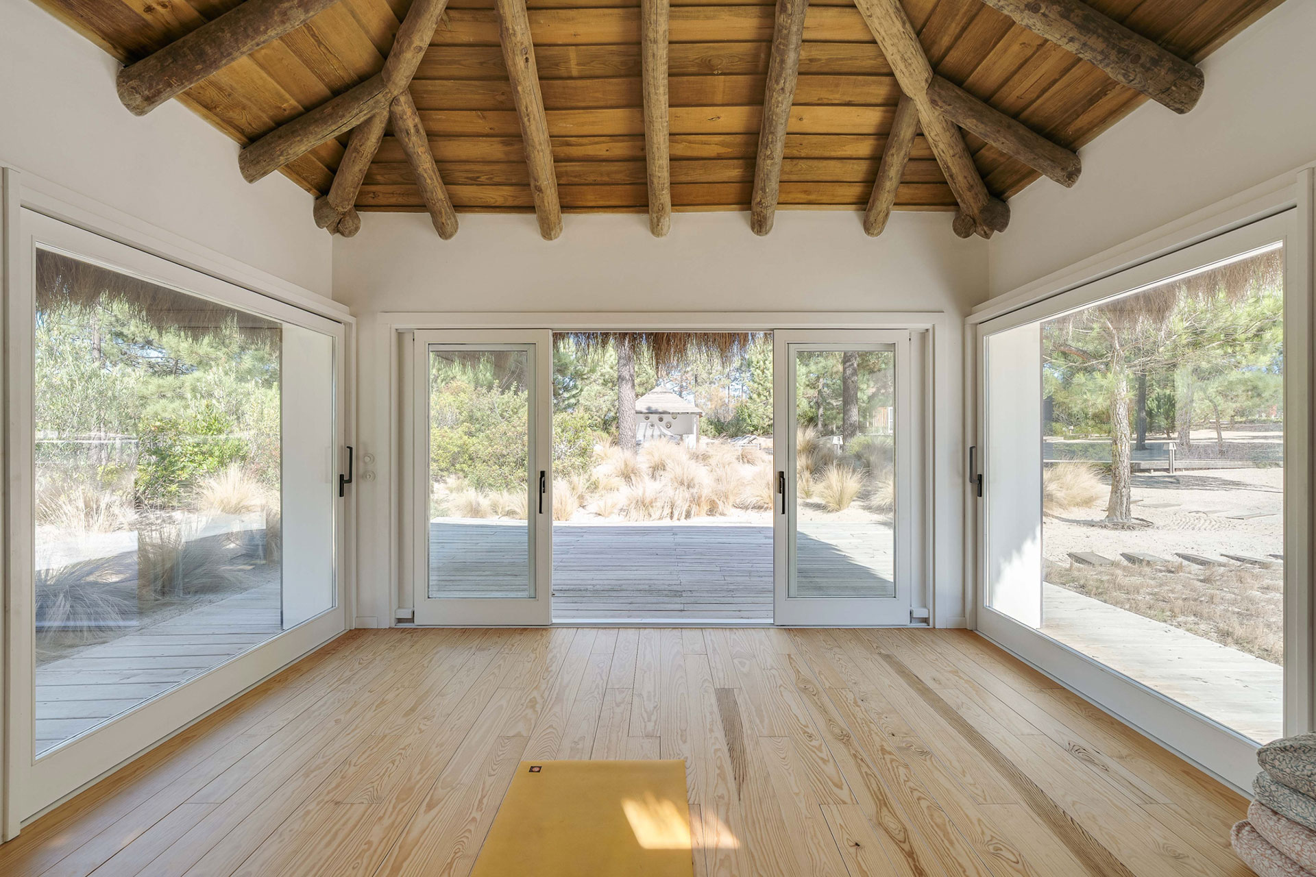 villa-lime_villa_Setubal-comporta-portugal_interior-view.jpg