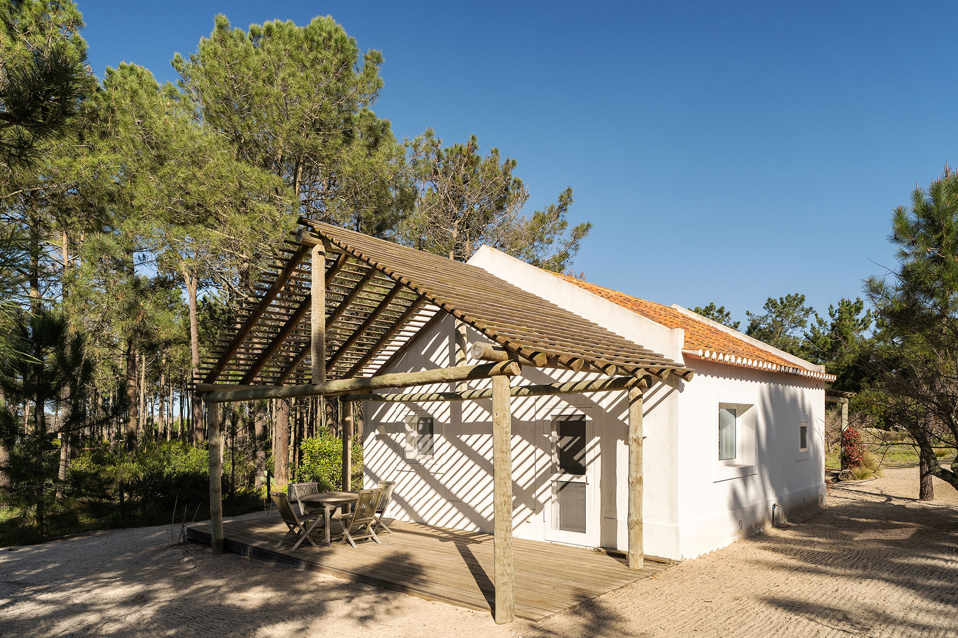 villa-lime_villa_Setubal-portugal_exterior-design.jpg