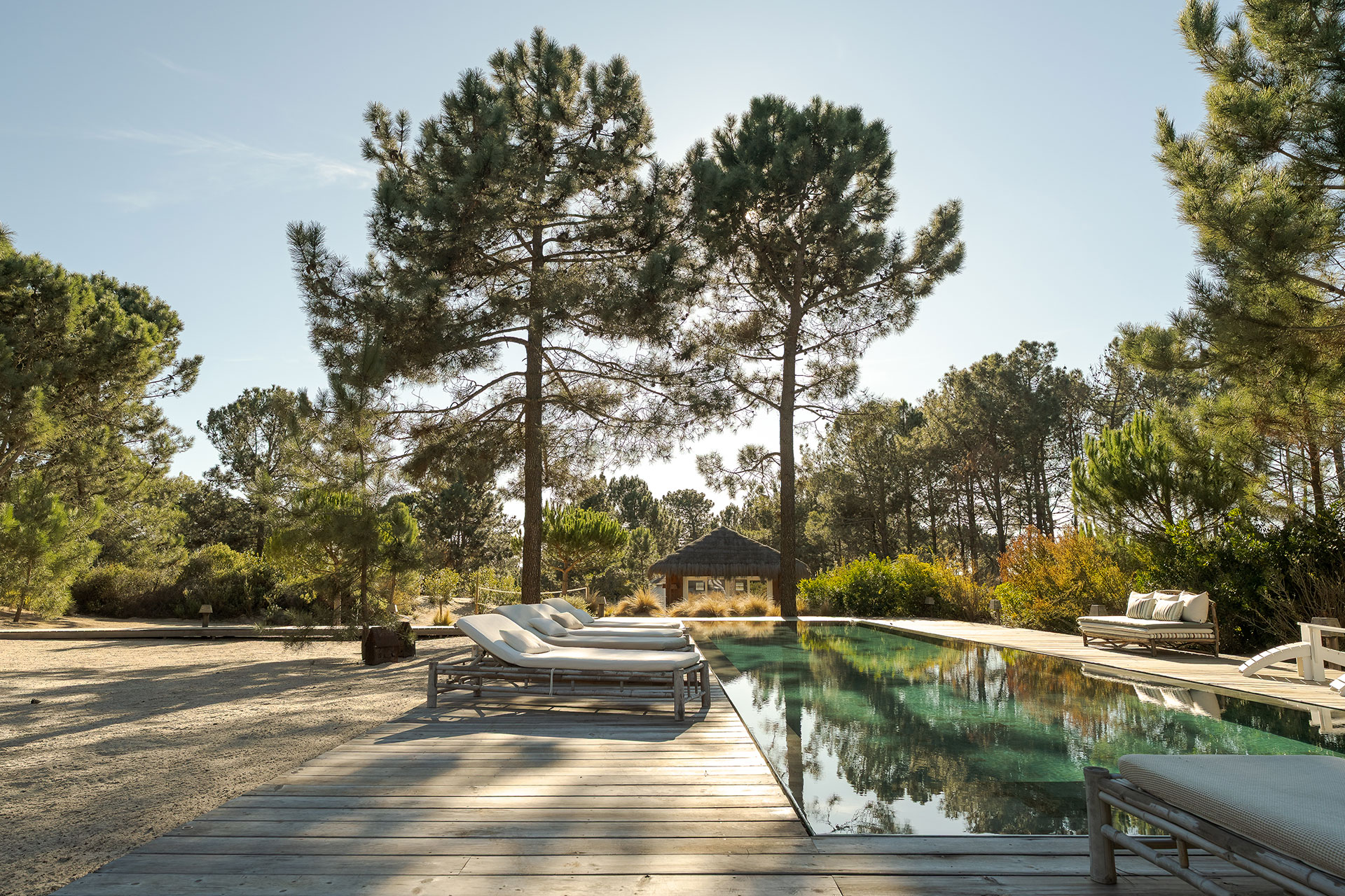 villa-lime_villa_Setubal-portugal_exterior-pool-space.jpg