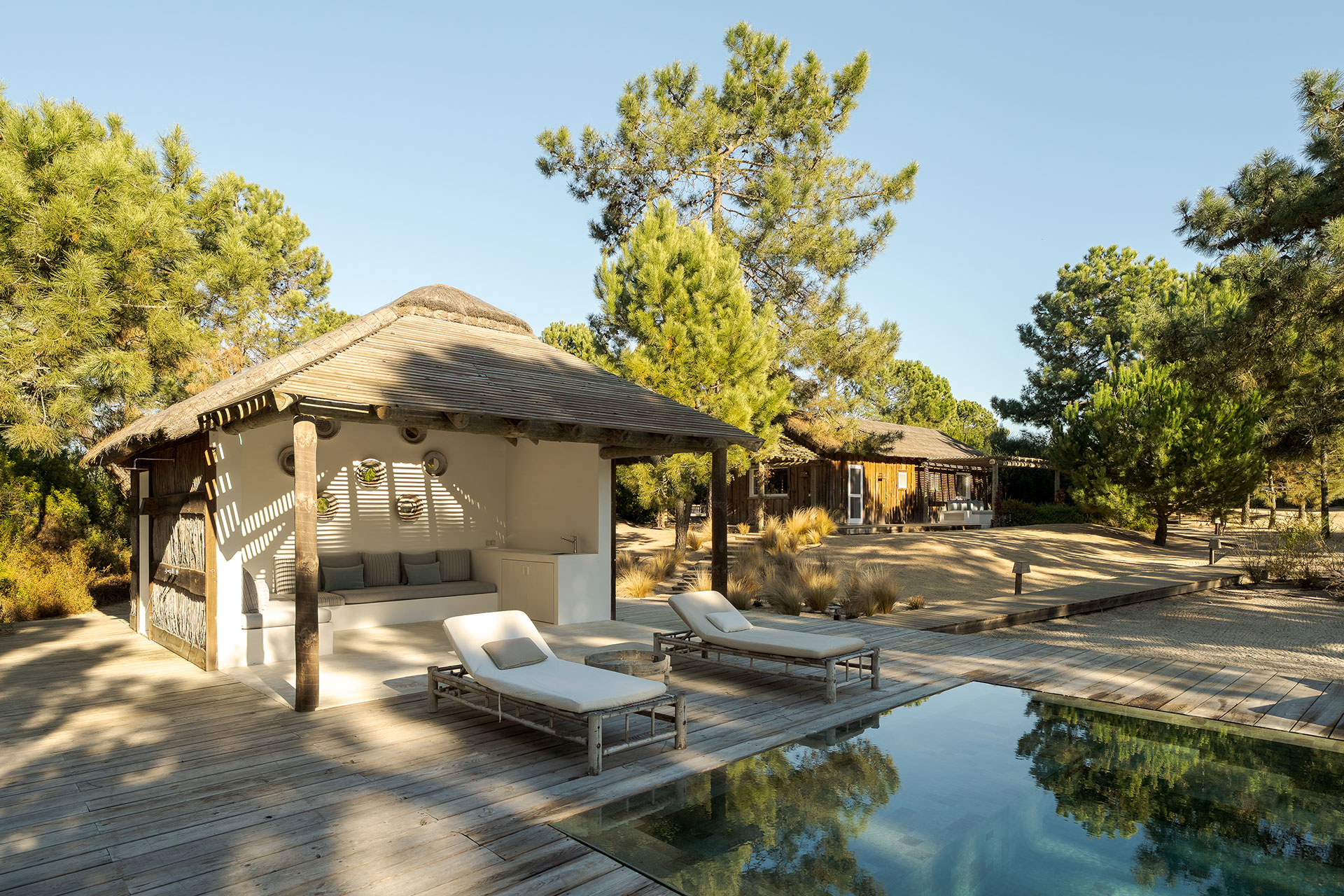 villa-lime_villa_Setubal-portugal_exterior-space.jpg