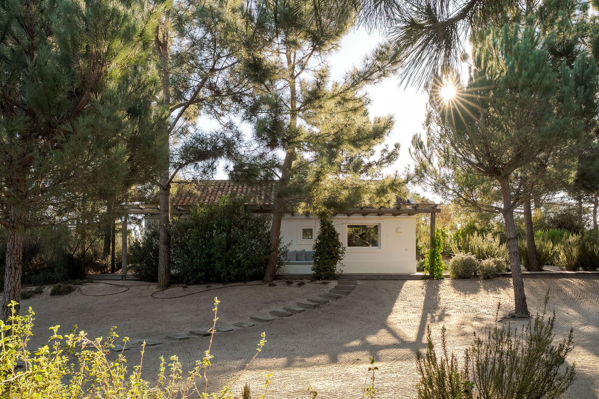 villa-lime_villa_Setubal-portugal_exterior-sun-light.jpg