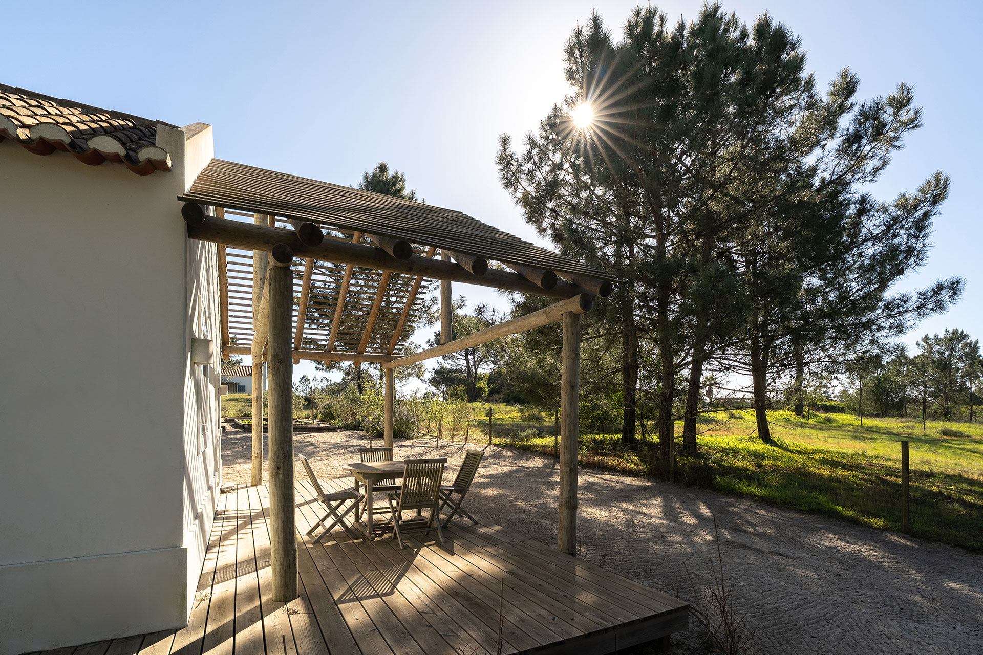 villa-lime_villa_Setubal-portugal_exterior-sunlight.jpg