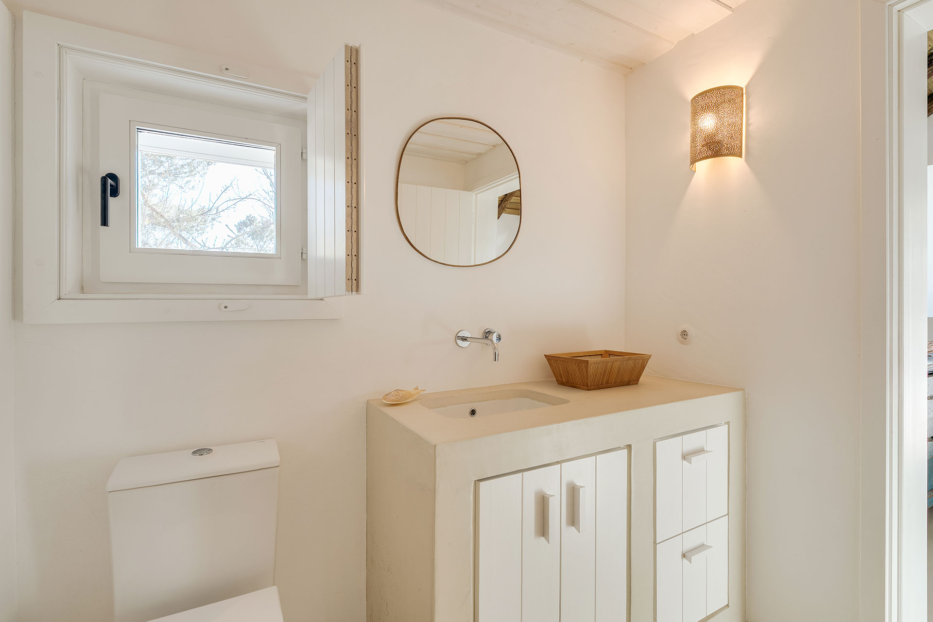 villa-lime_villa_Setubal-portugal_interior-bath-room.jpg
