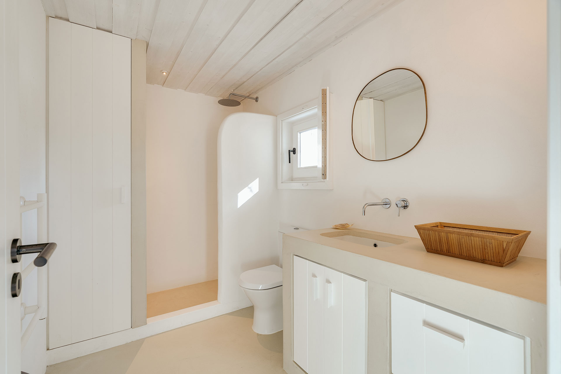 villa-lime_villa_Setubal-portugal_interior-bathroom.jpg