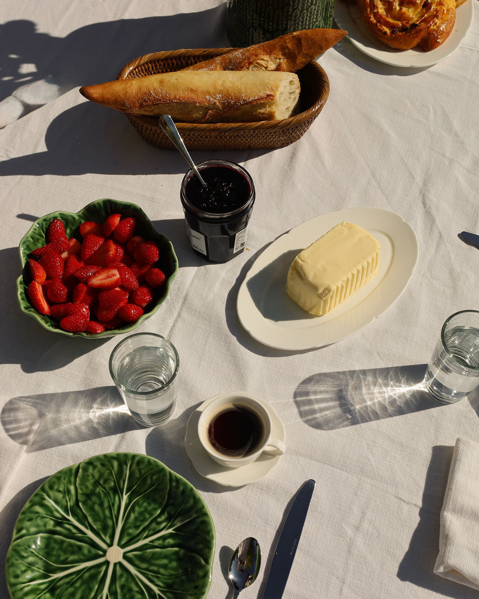 rive_house_muids-normandy-france_exterior-food.jpg