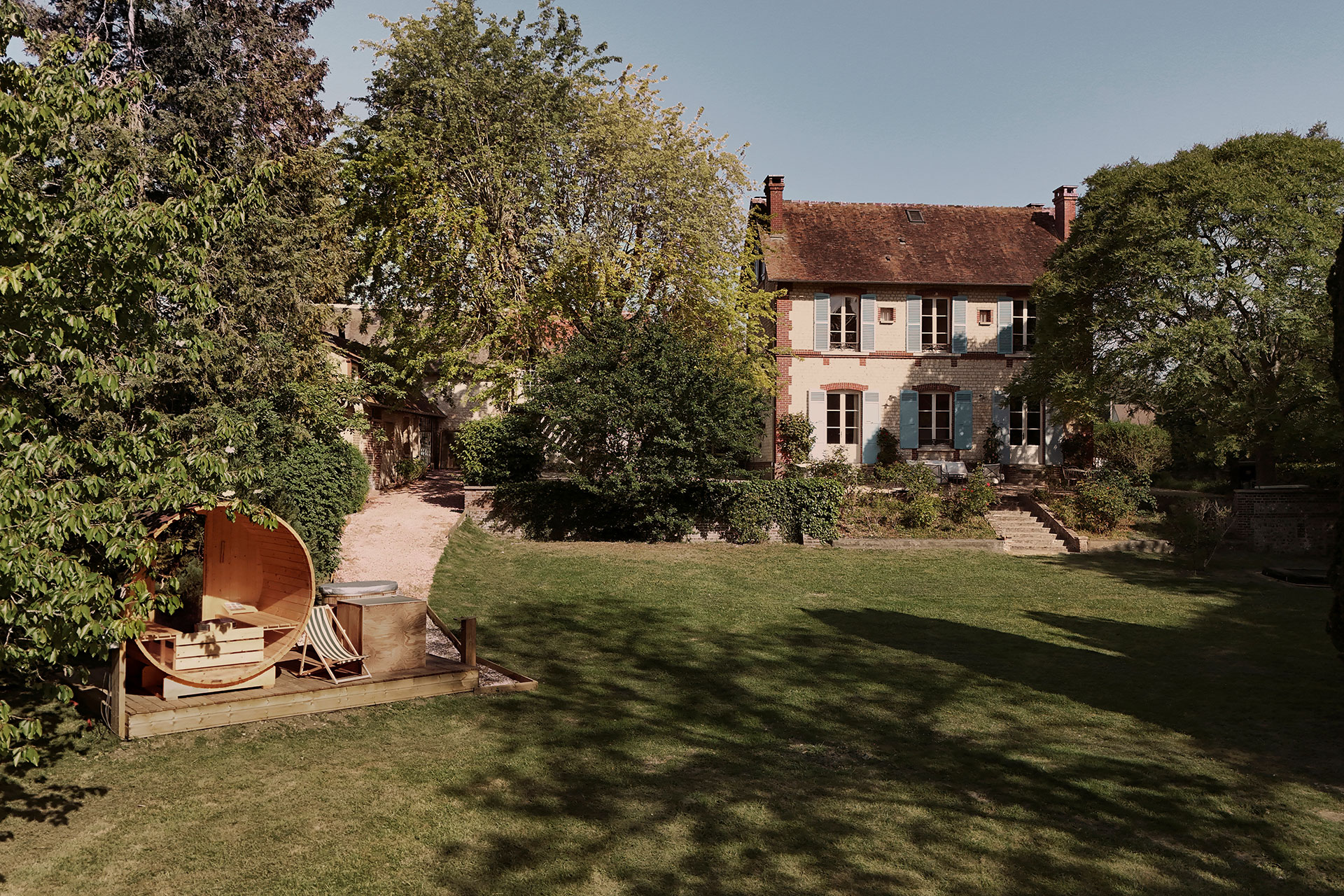 rive_house_muids-normandy-france_exterior-garden.jpg