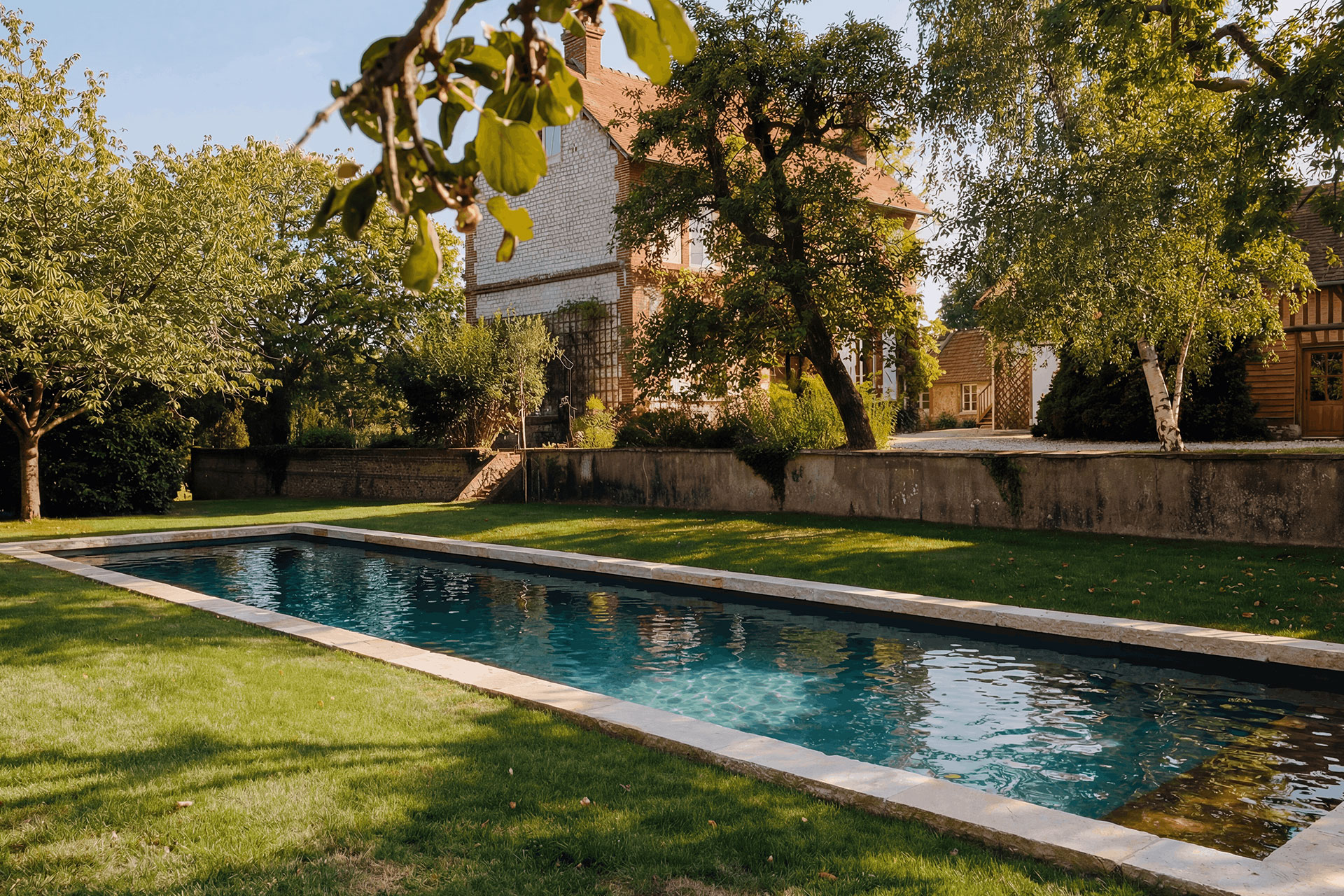 rive_house_muids-normandy-france_exterior-pool.jpg