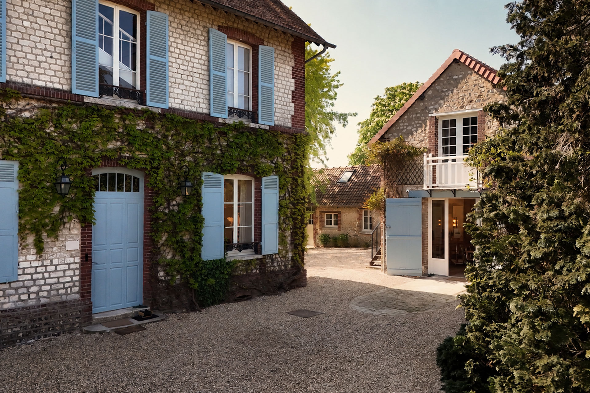rive_house_muids-normandy-france_exterior-space.jpg