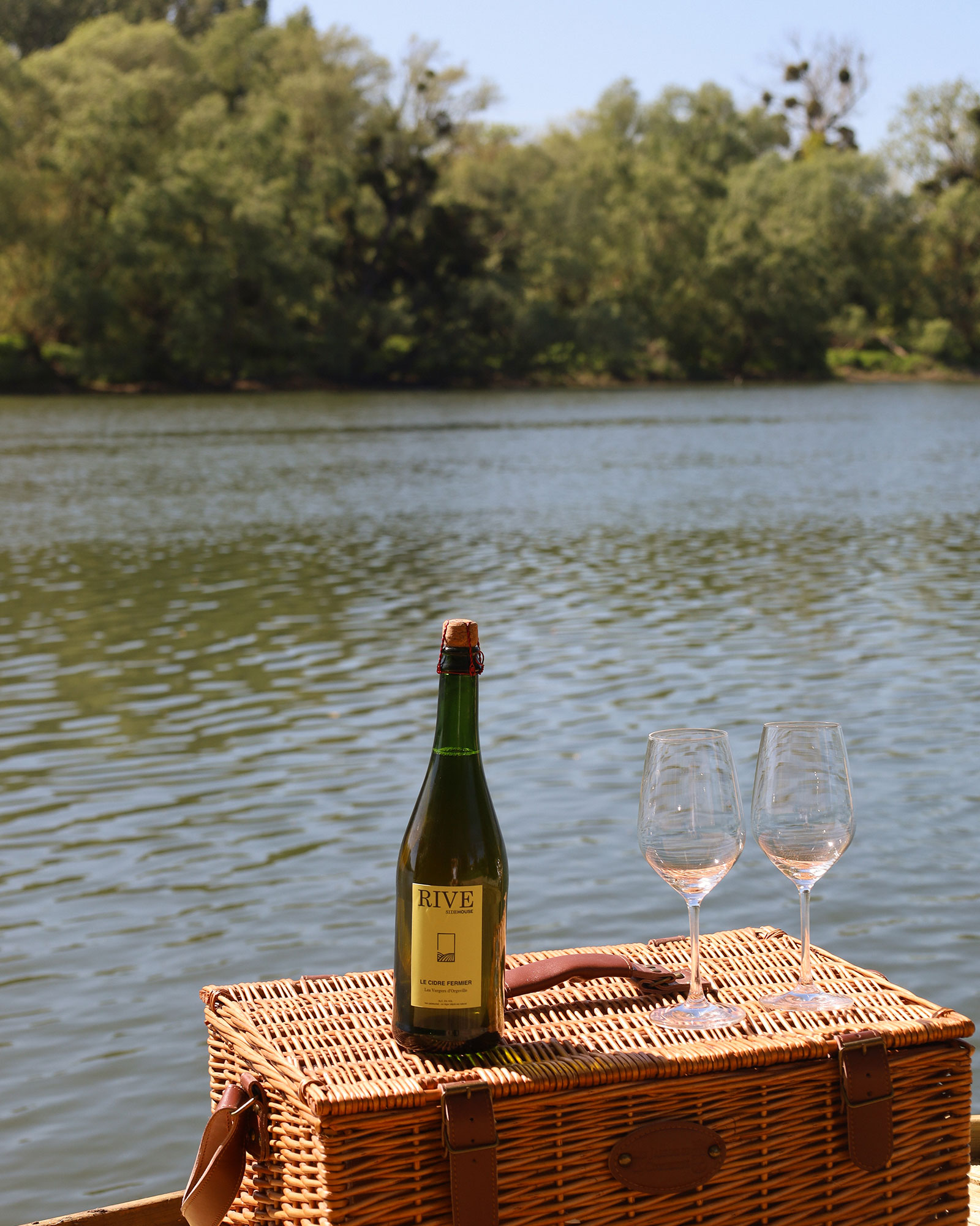 rive_house_muids-normandy-france_exterior-wine.jpg