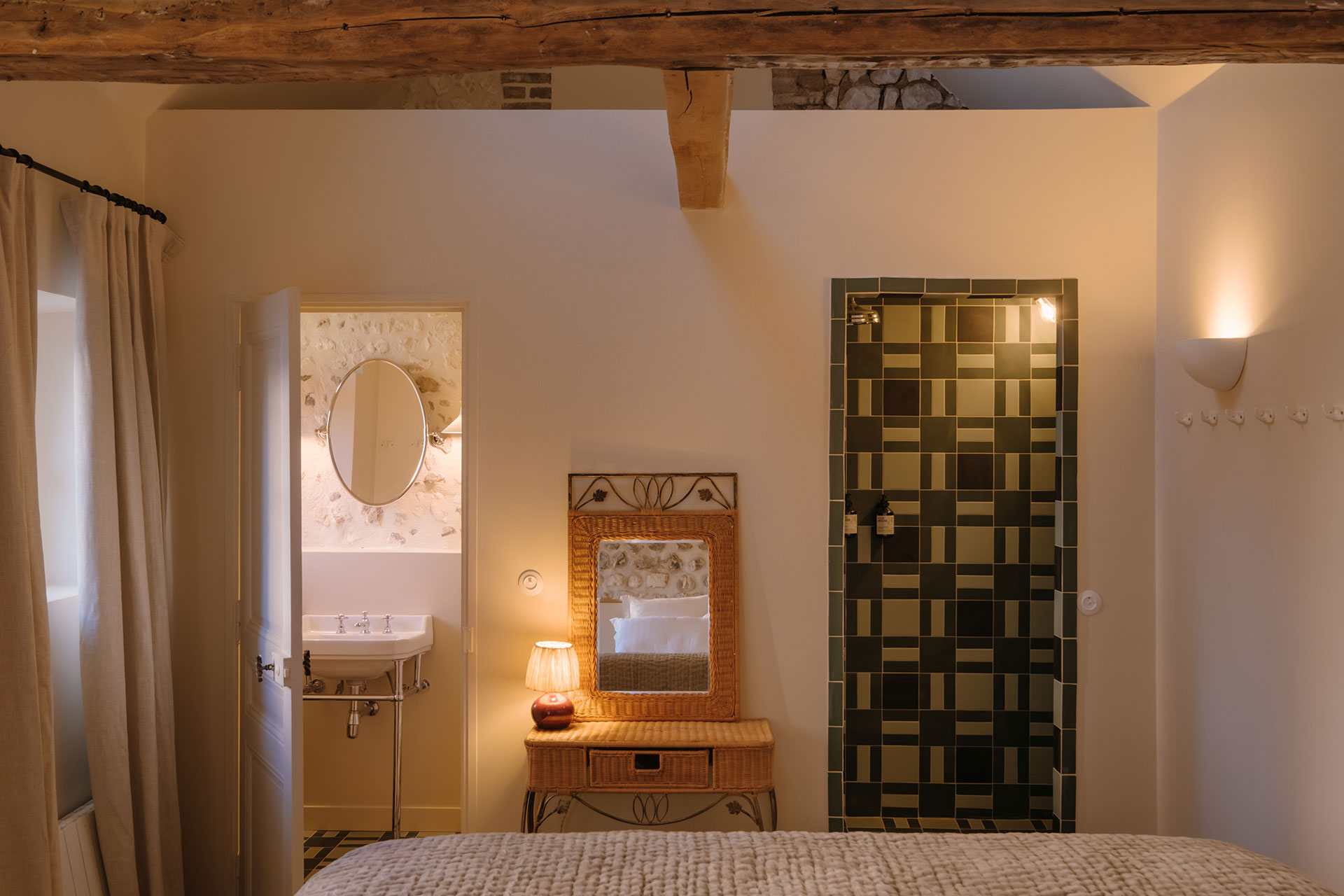 rive_house_muids-normandy-france_interior-bedroom-detail.jpg