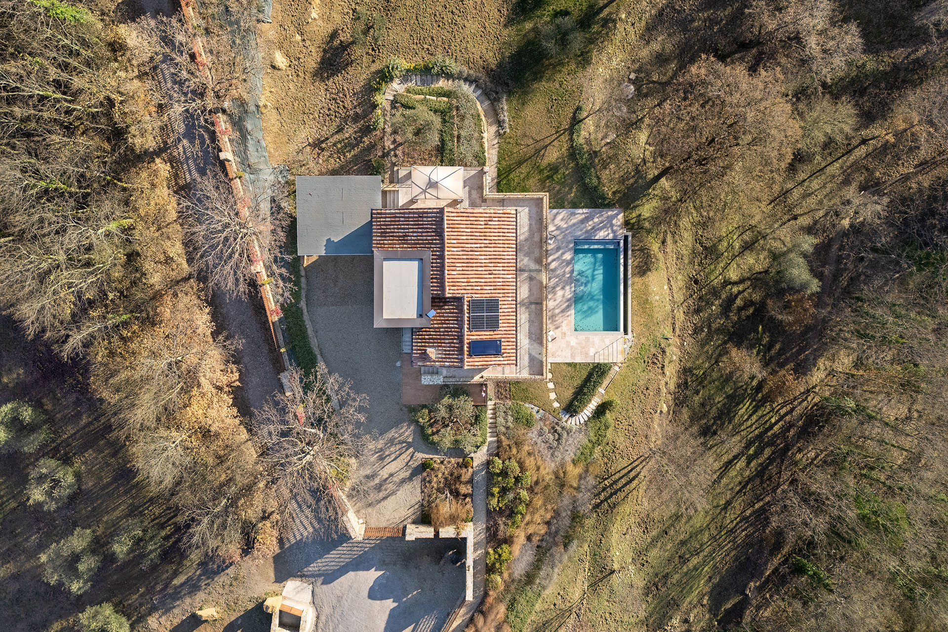 la-torre-umbria_villa_umbria-italy_exterior-drone-2.jpg