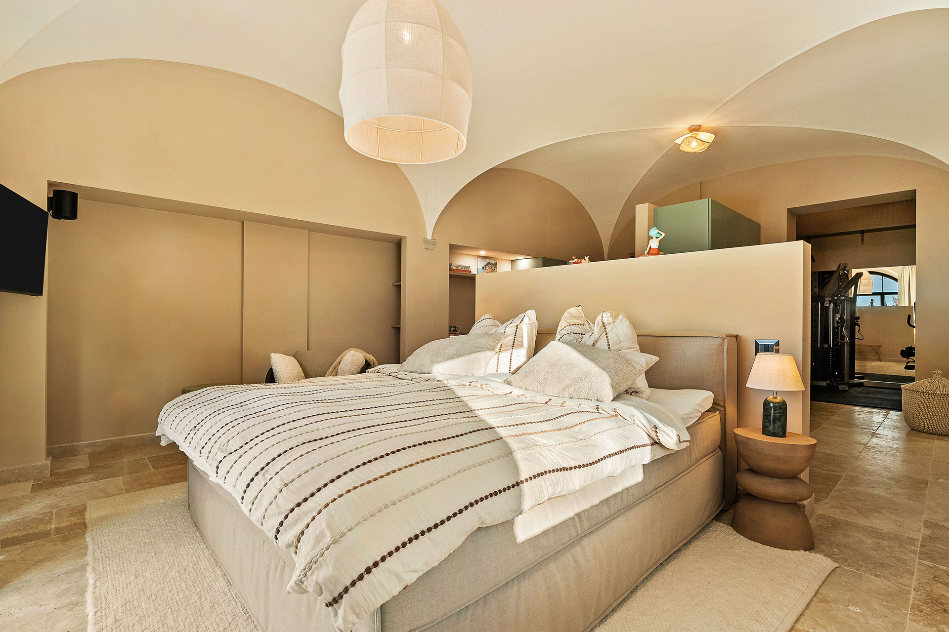 la-torre-umbria_villa_umbria-italy_interior-bedroom-space.jpg