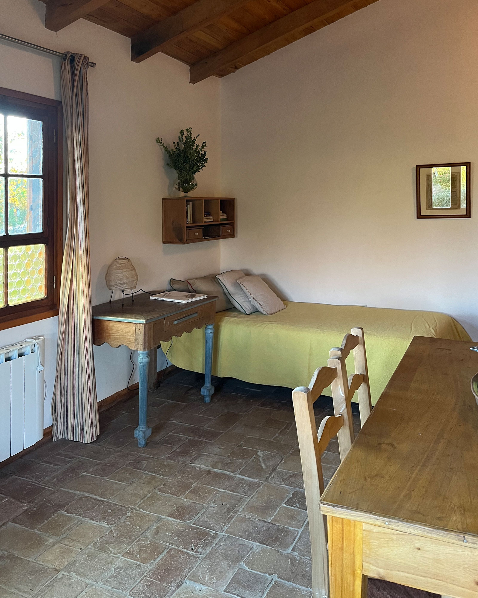 finca-la-gracia-ii_guesthouse_La-Consulta-argentina_interior-bed.jpg