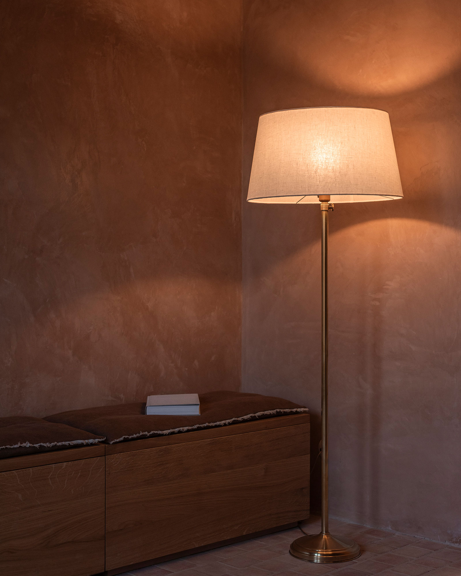 rockrose_villa_melides-portugal_interior-lamp.jpg
