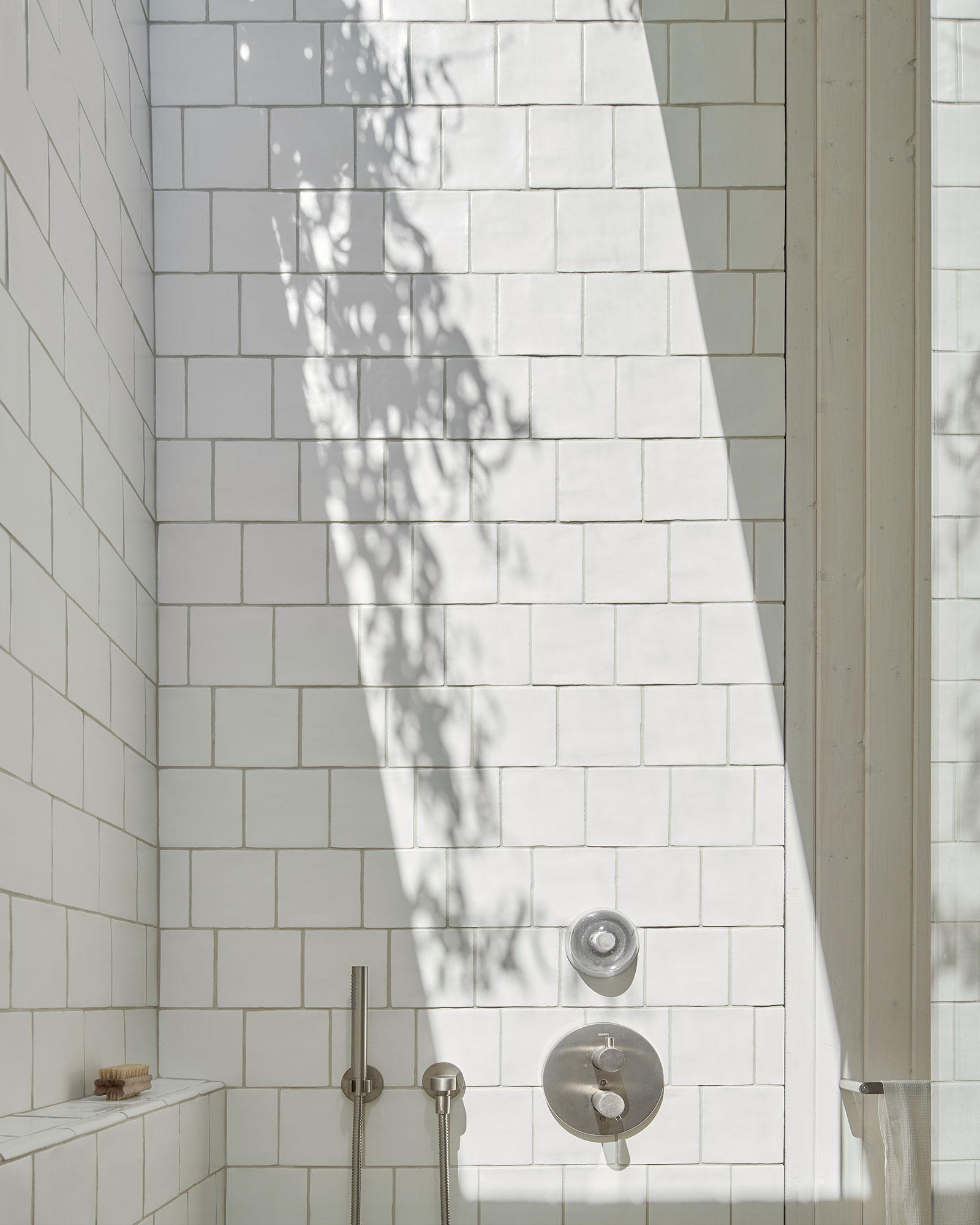 portage-bay-float-home_houseboat_Seattle-usa_interior-bathroom.jpg