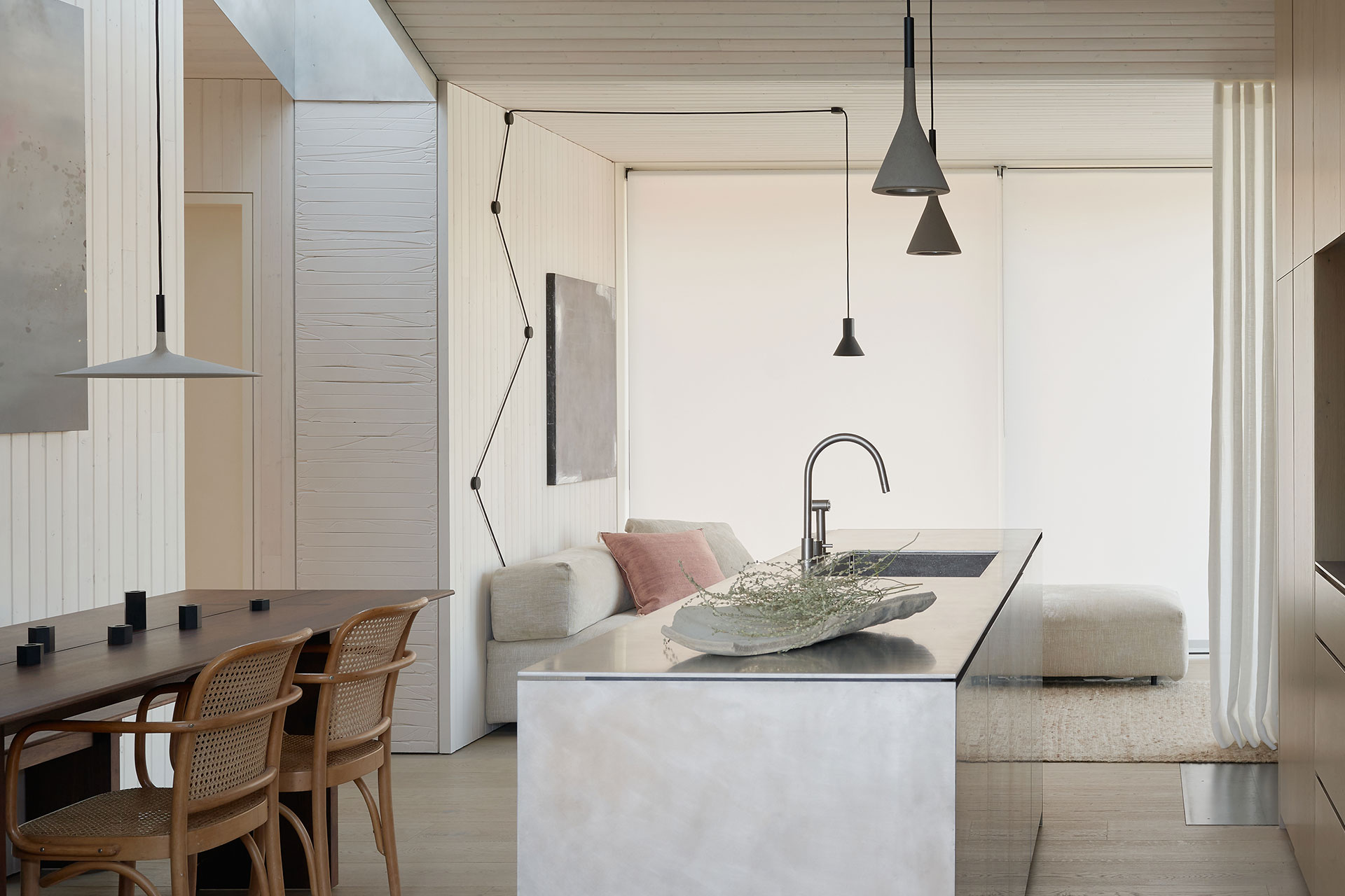 portage-bay-float-home_houseboat_Seattle-usa_interior-kitchen.jpg