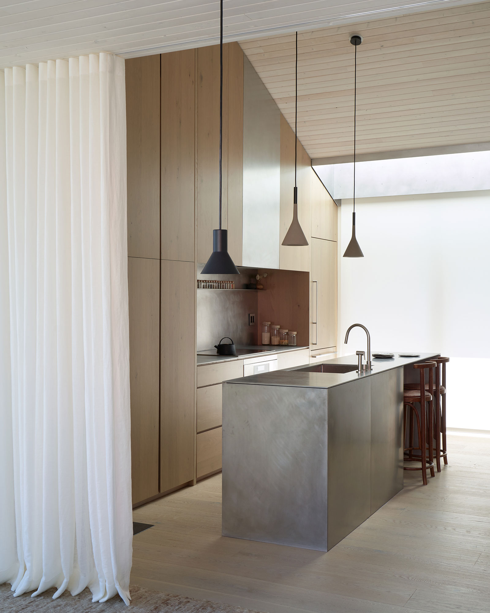 portage-bay-float-home_houseboat_Seattle-usa_interior-kitchen-design.jpg