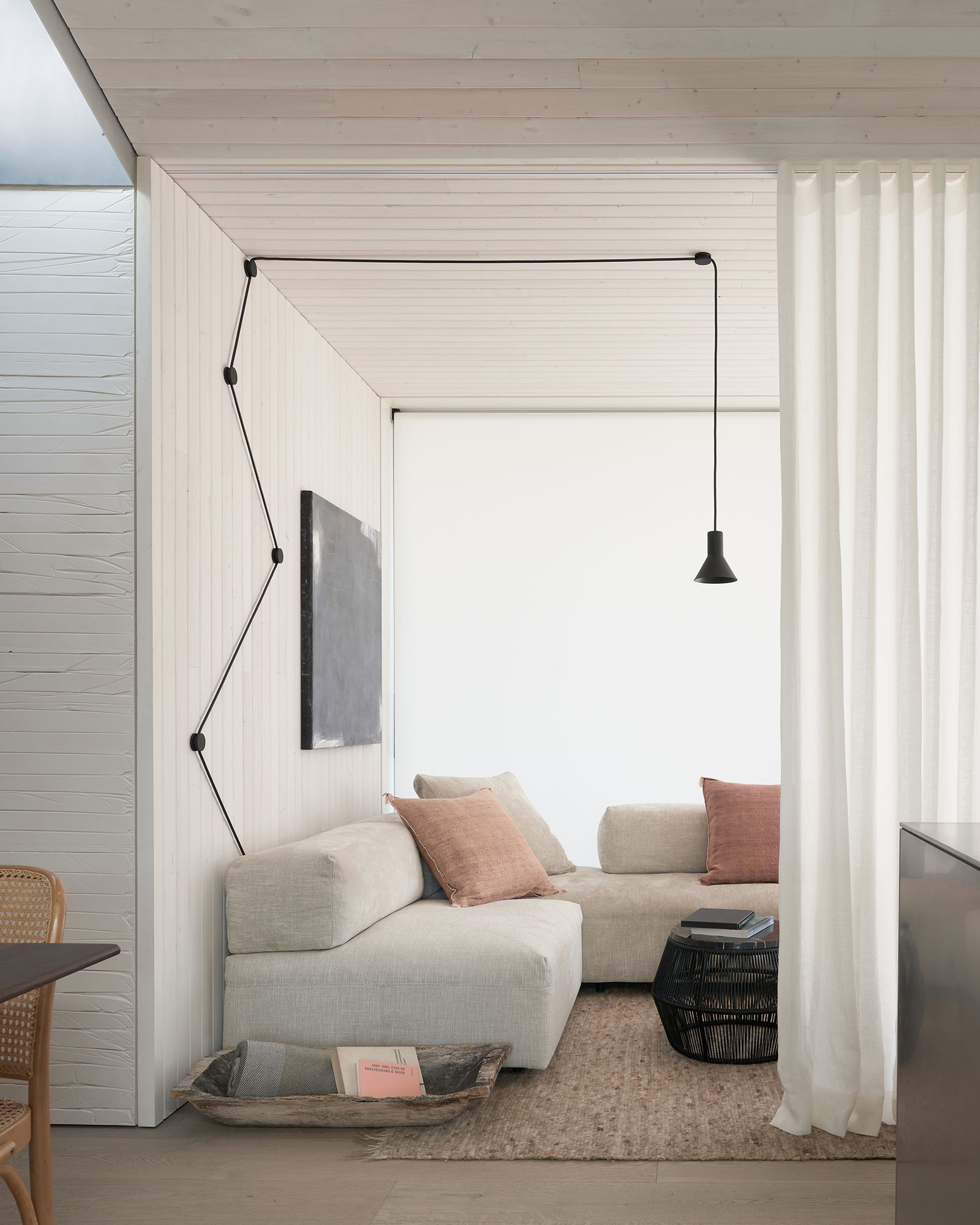 portage-bay-float-home_houseboat_Seattle-usa_interior-lamp.jpg