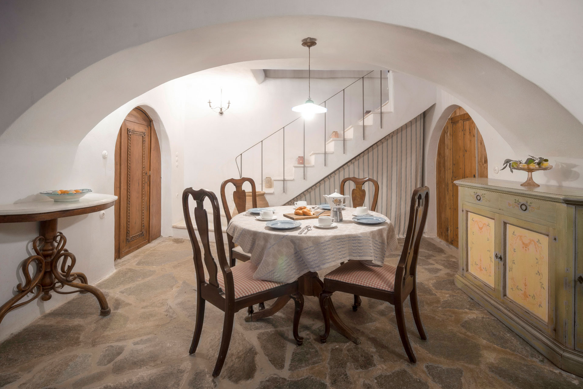 helios-cycladic-stone-house_house_tinos-greece_interior-space.jpg