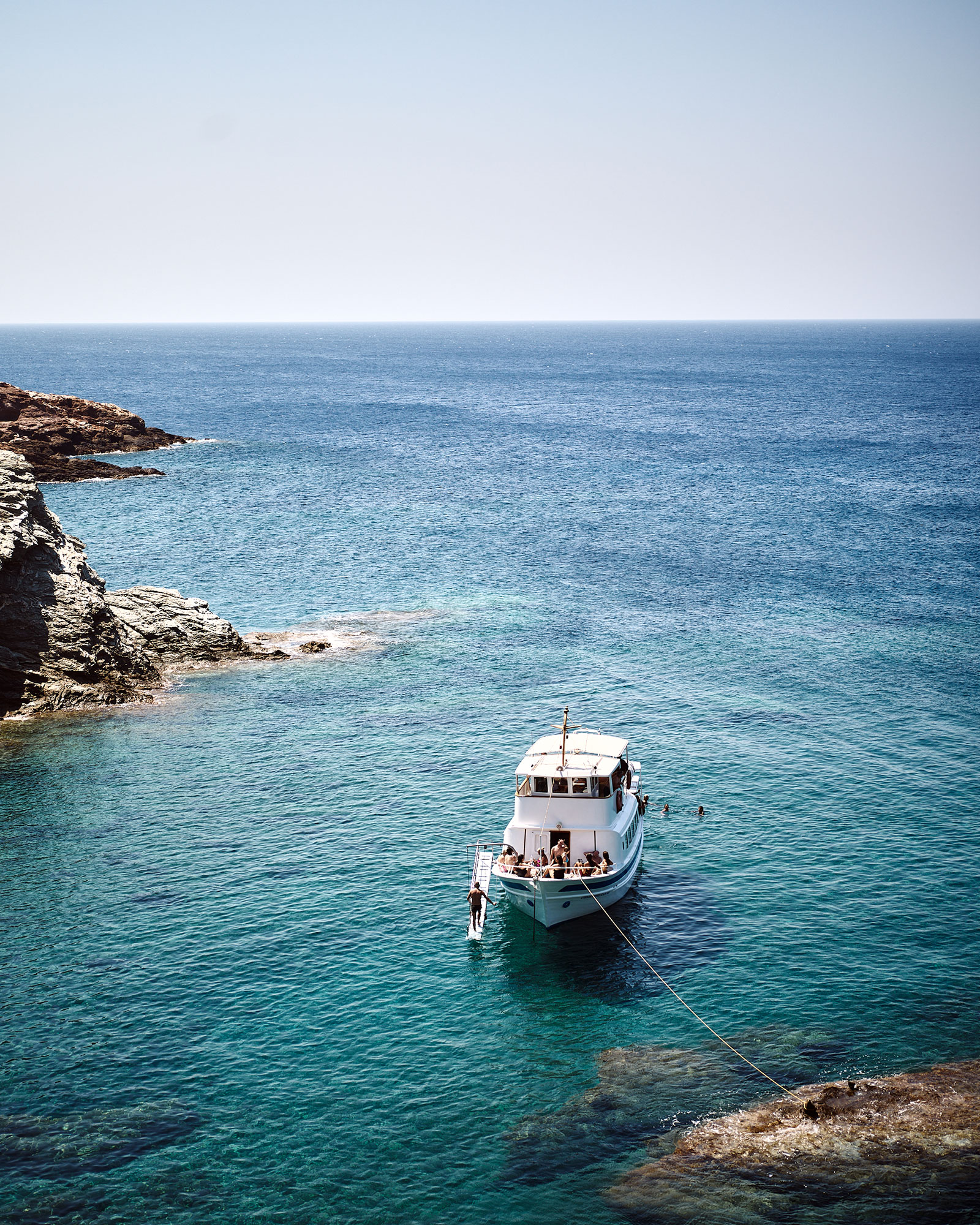 spina_small-hotel_Folegandros-greece_exterior-boat.jpg