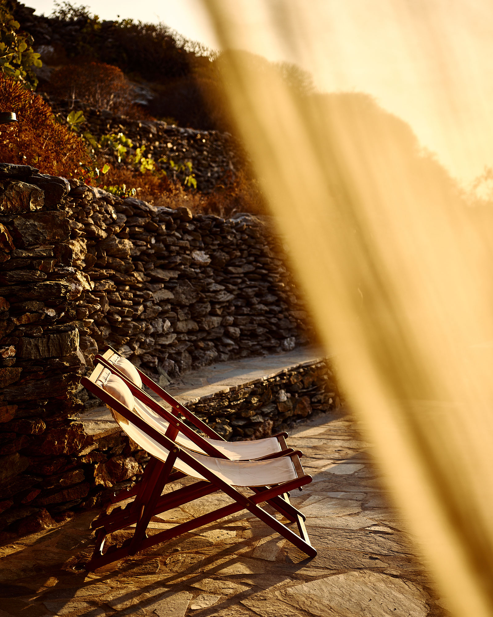 spina_small-hotel_Folegandros-greece_exterior-chair.jpg