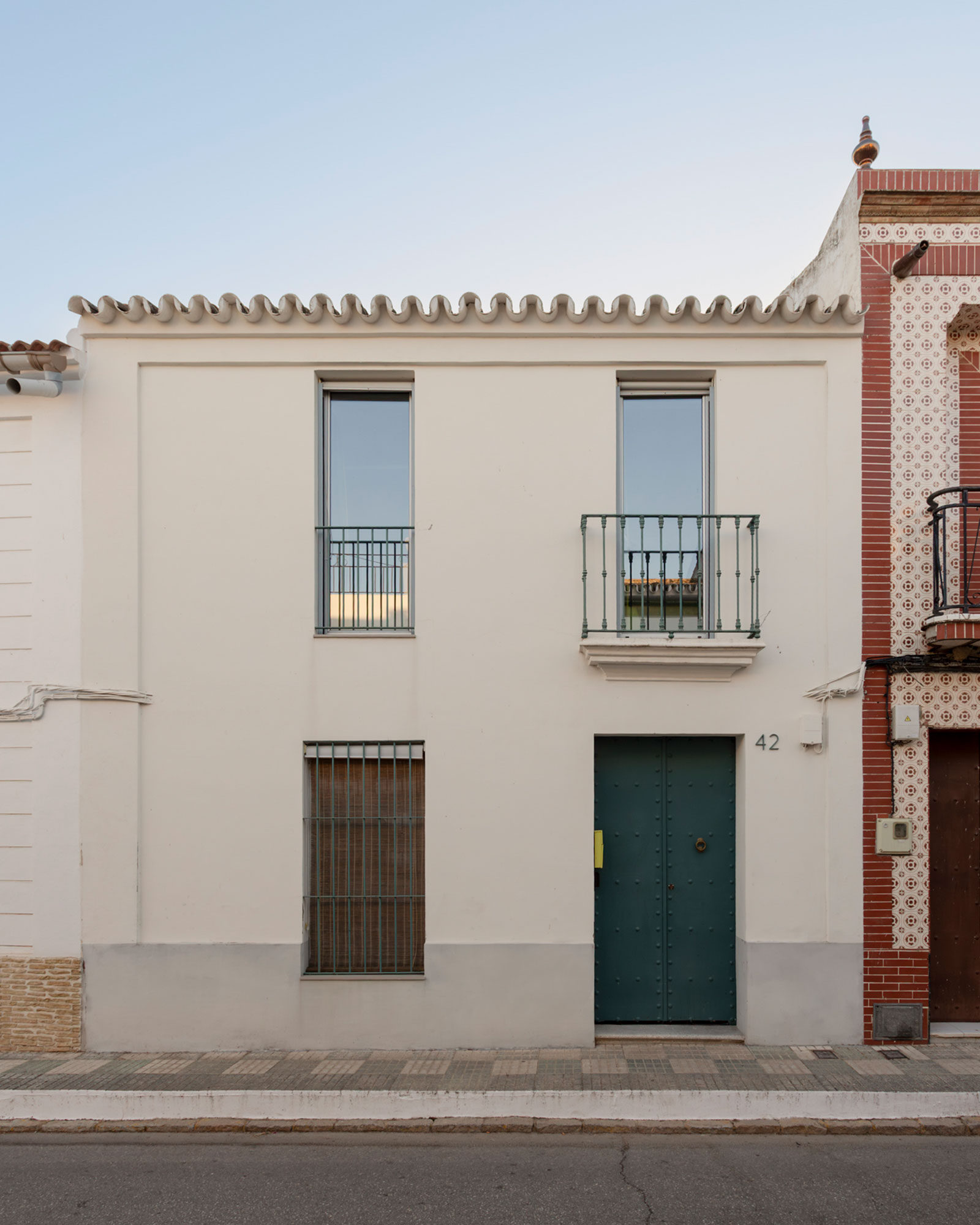 casa-el-naranjo_townhouse_Andalusian-space_exterior.jpg