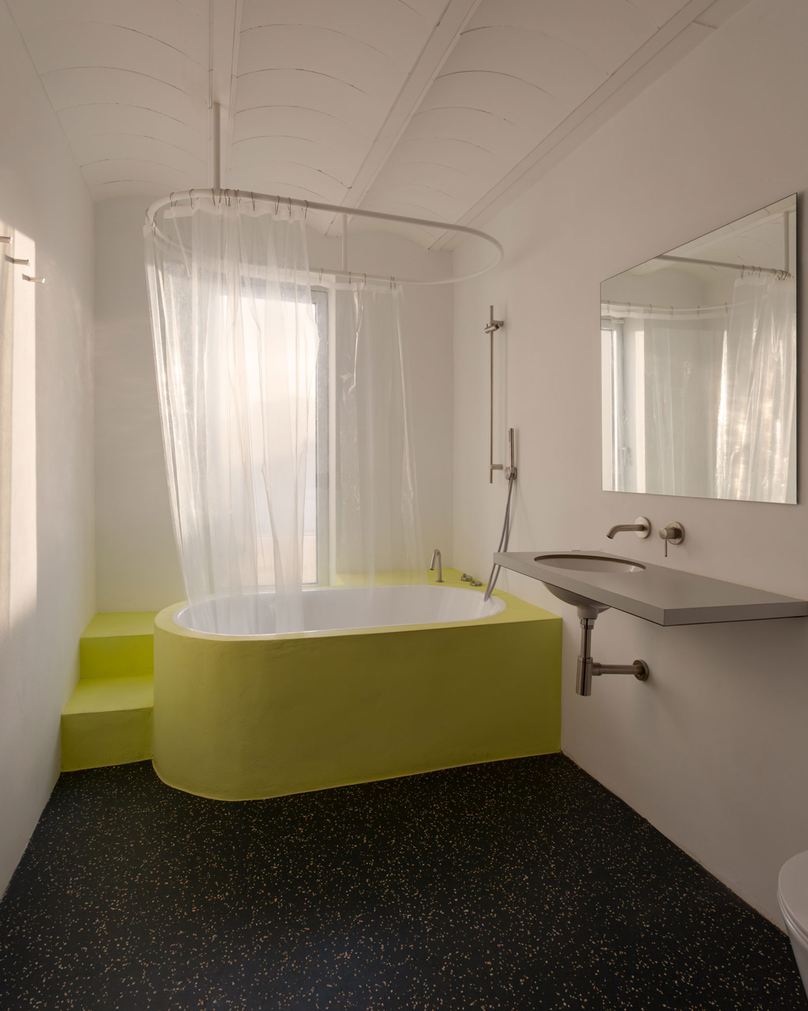 casa-el-naranjo_townhouse_Andalusian-space_interior-bathroom.jpg