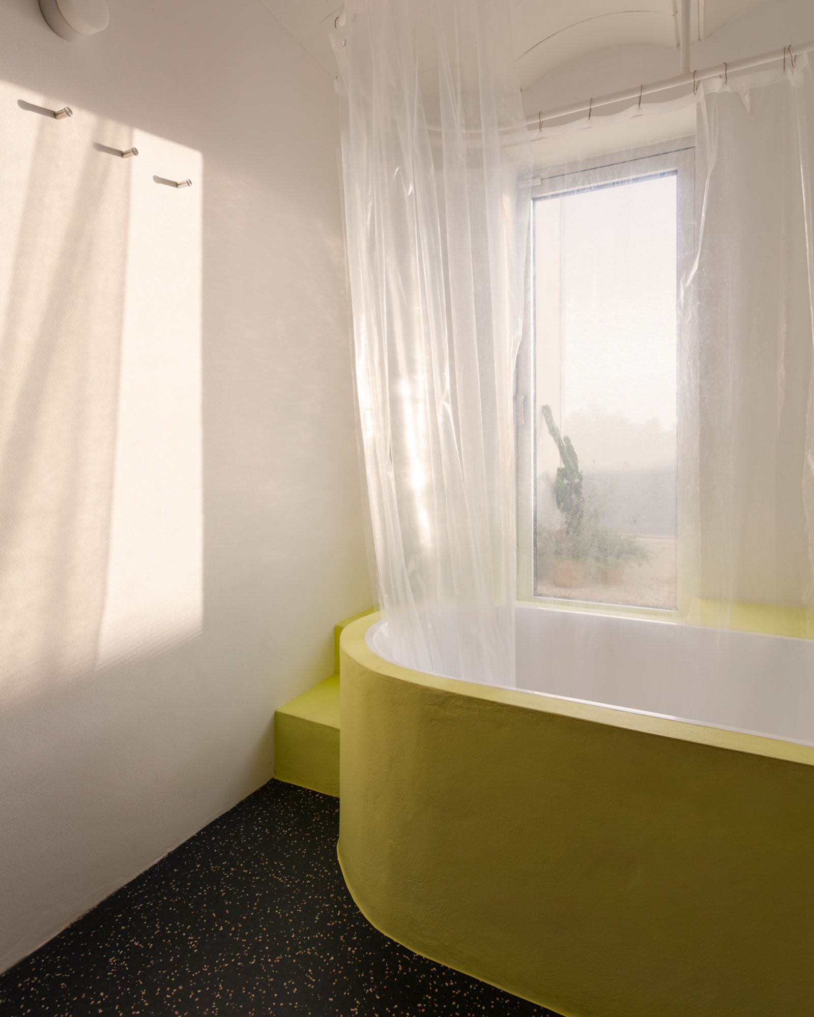 casa-el-naranjo_townhouse_Andalusian-space_interior-bathroom-tub.jpg