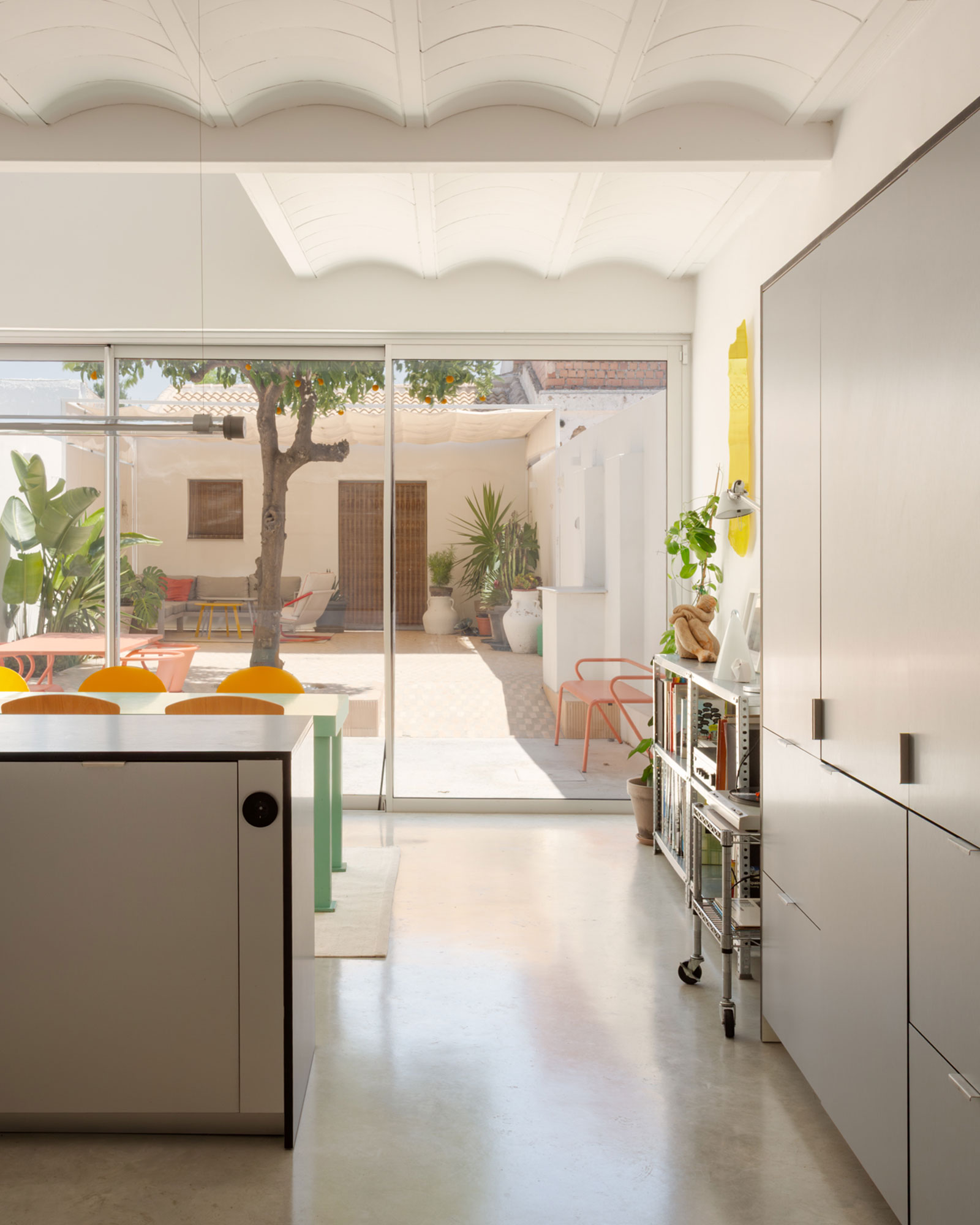 casa-el-naranjo_townhouse_Andalusian-space_interior-kitchen-view.jpg
