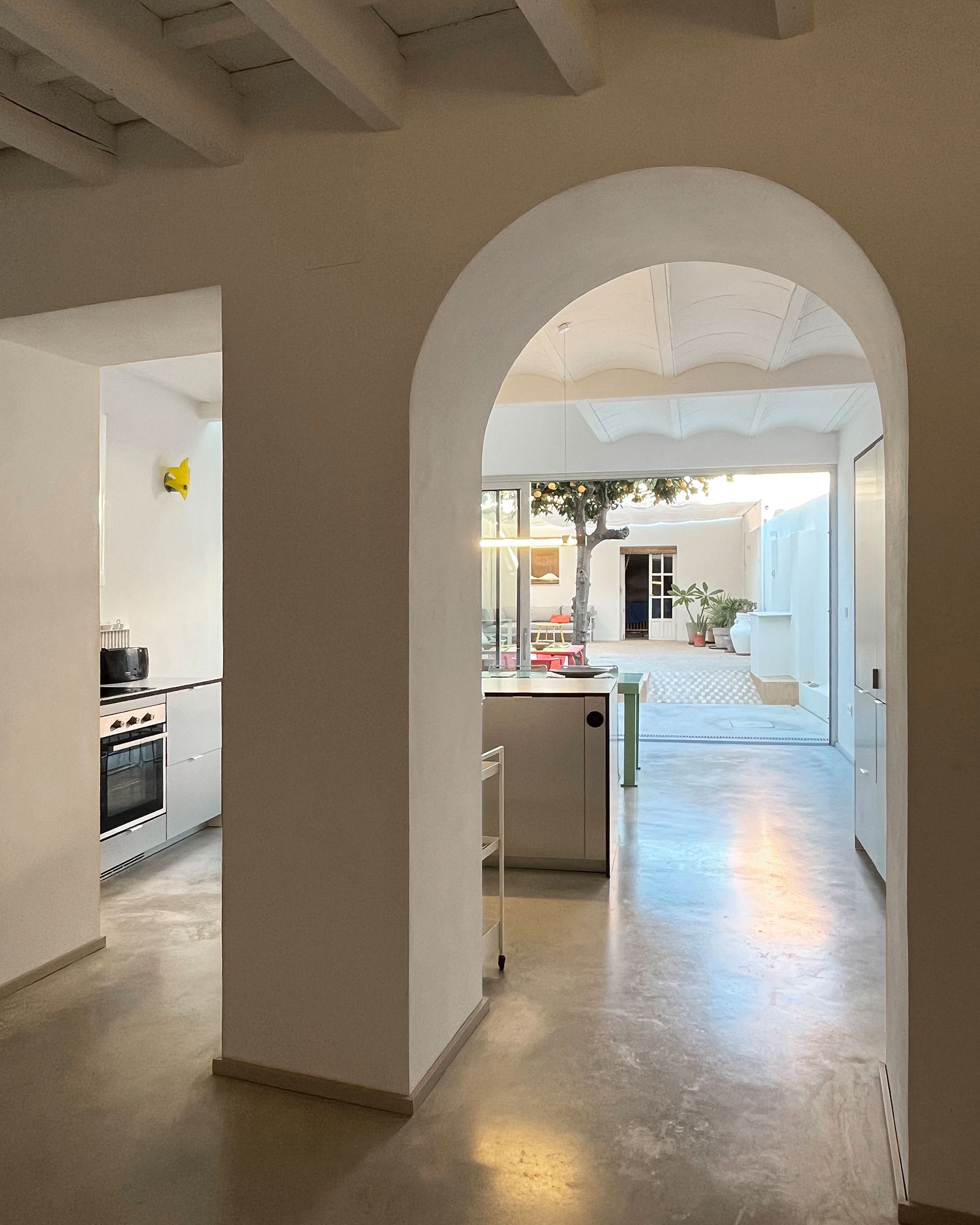 casa-el-naranjo_townhouse_Andalusian-space_interior-space-room.jpg
