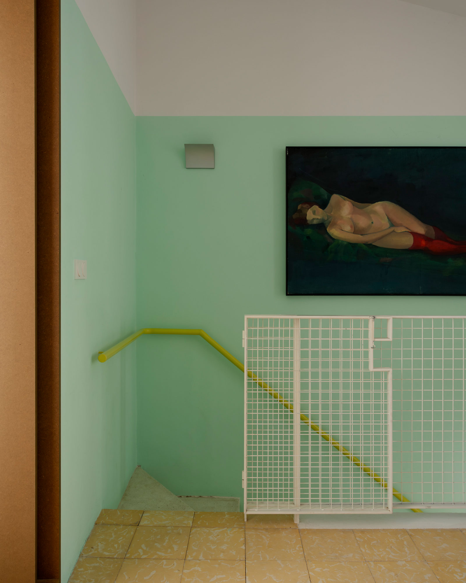 casa-el-naranjo_townhouse_Andalusian-space_interior-stairs-wall.jpg