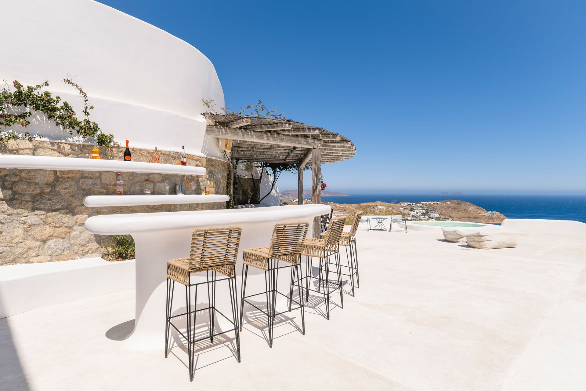villa-celesta_villa_Mykonos-greece_exterior-bar.jpg