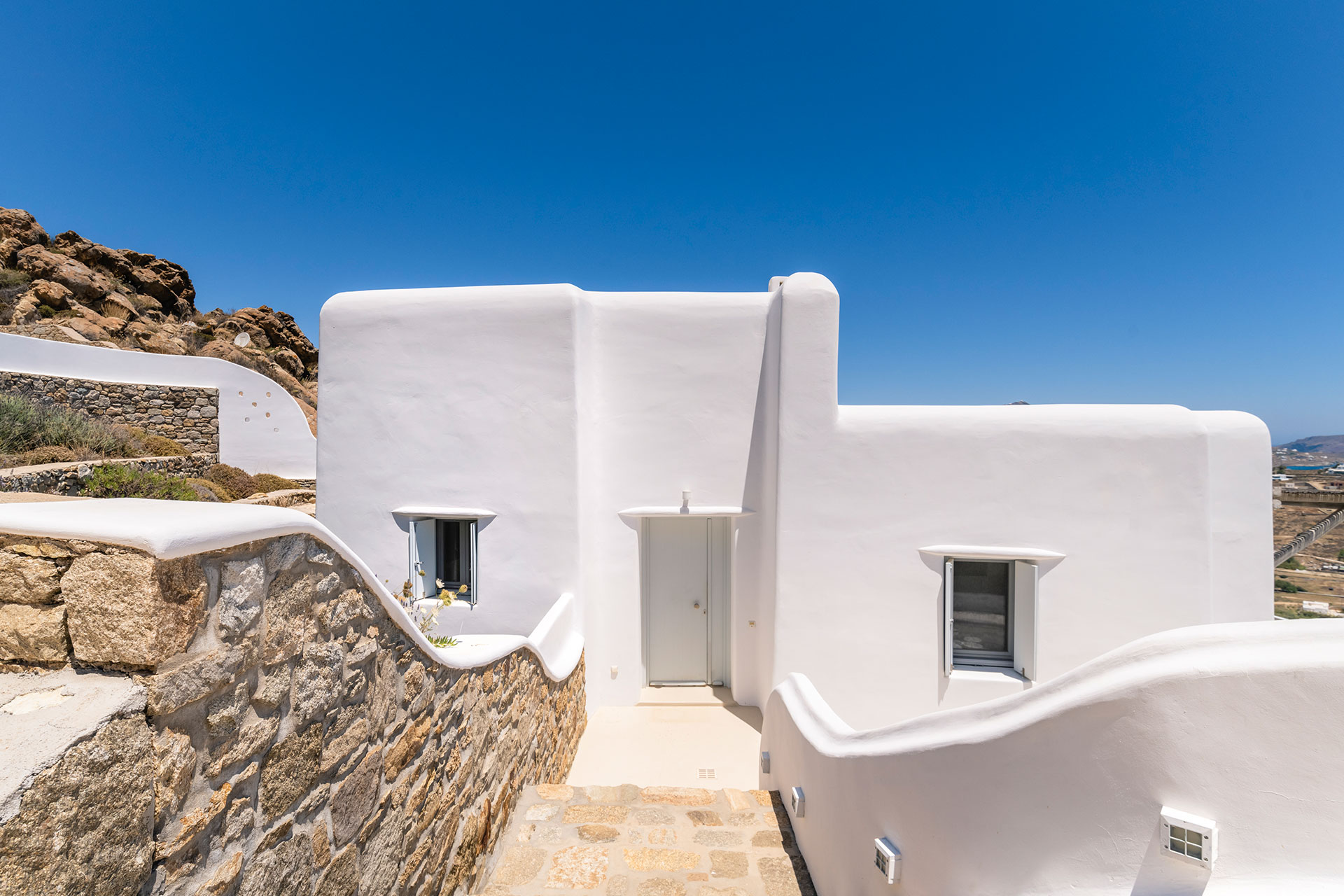villa-celesta_villa_Mykonos-greece_exterior-design.jpg