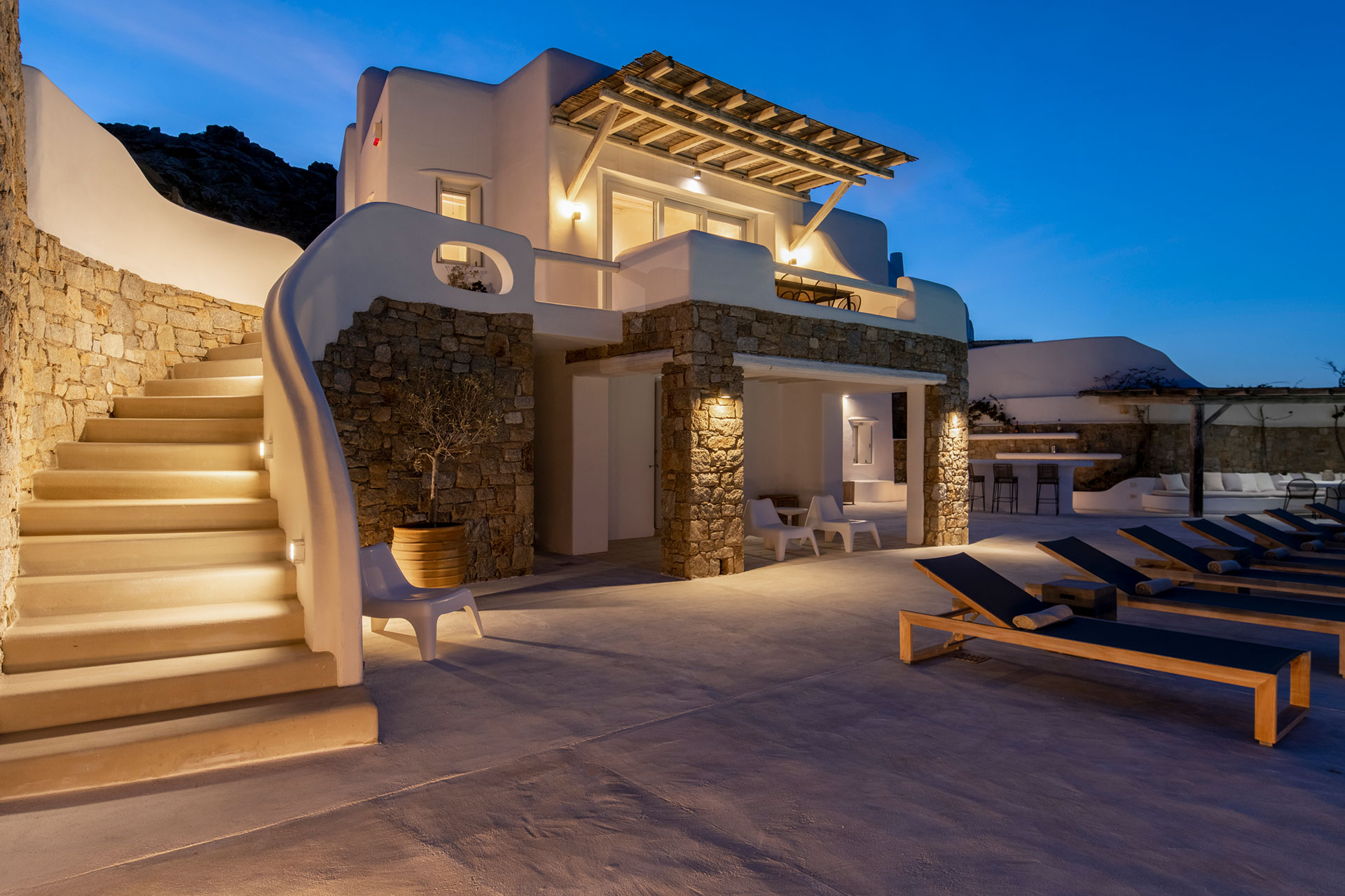 villa-celesta_villa_Mykonos-greece_exterior-night.jpg