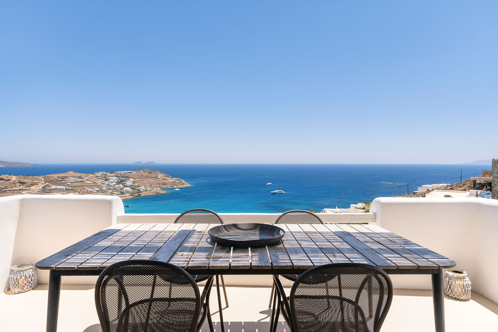villa-celesta_villa_Mykonos-greece_exterior-table-view.jpg