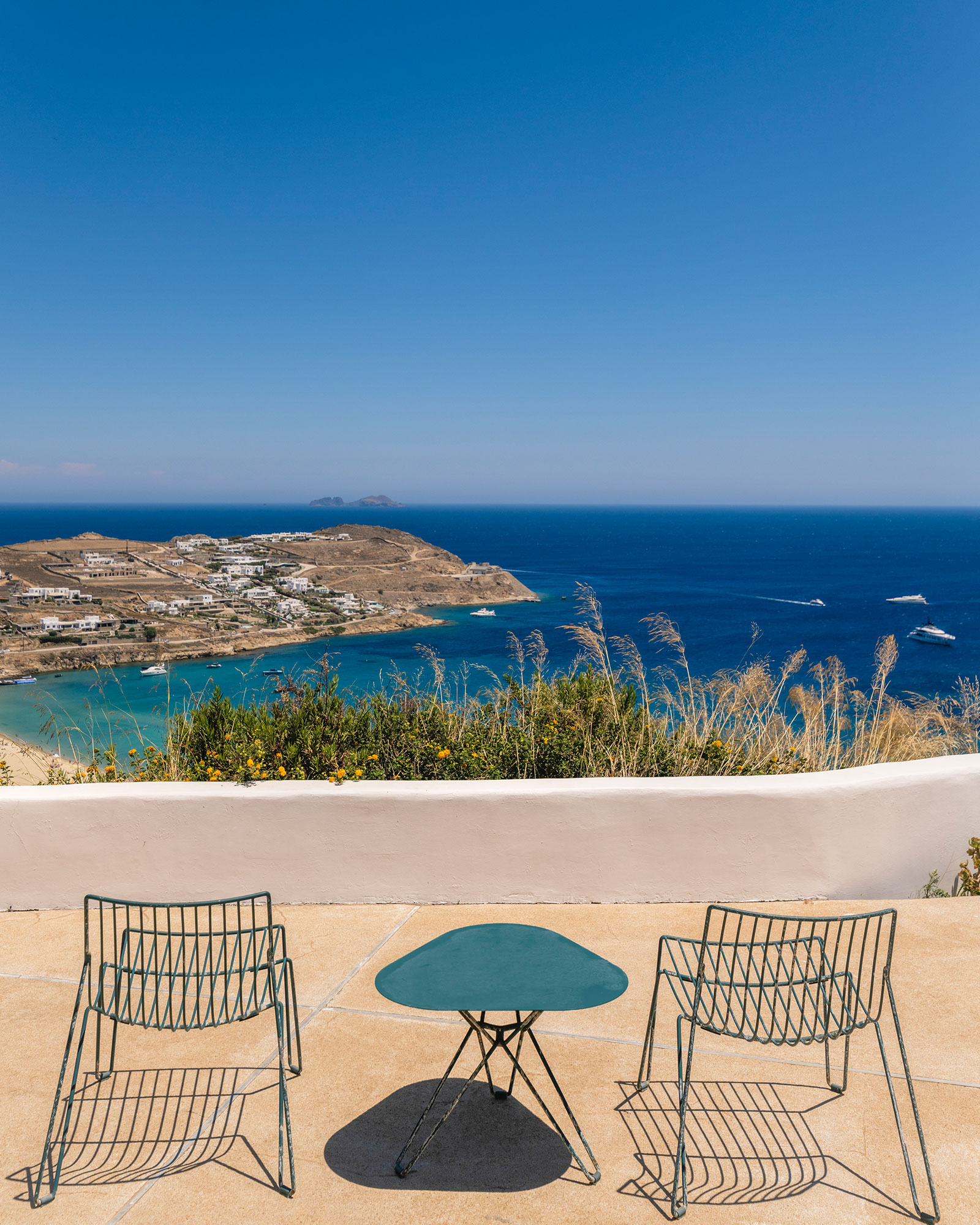 villa-celesta_villa_Mykonos-greece_exterior-view-chairs.jpg