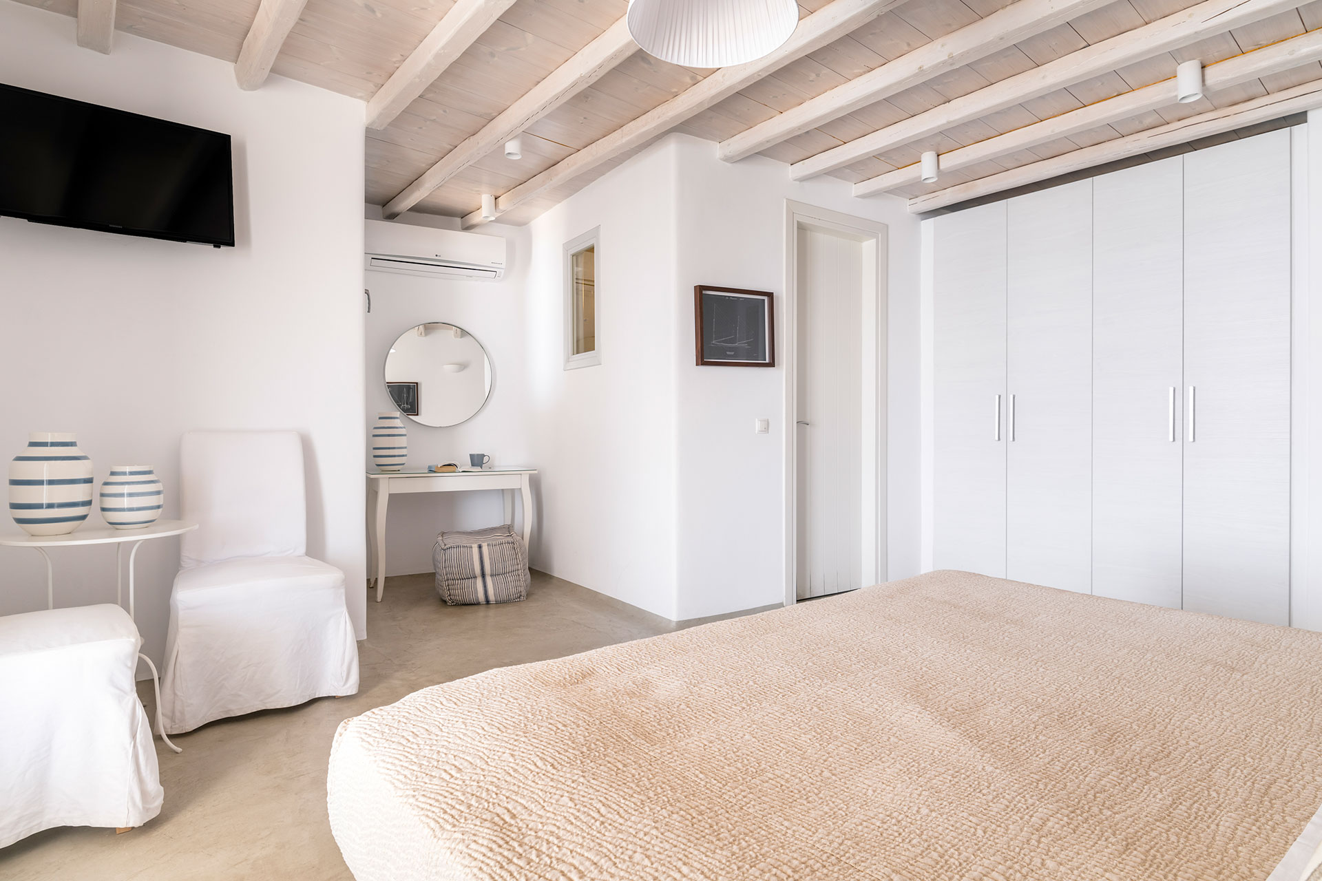 villa-celesta_villa_Mykonos-greece_interior-bed-room-space.jpg