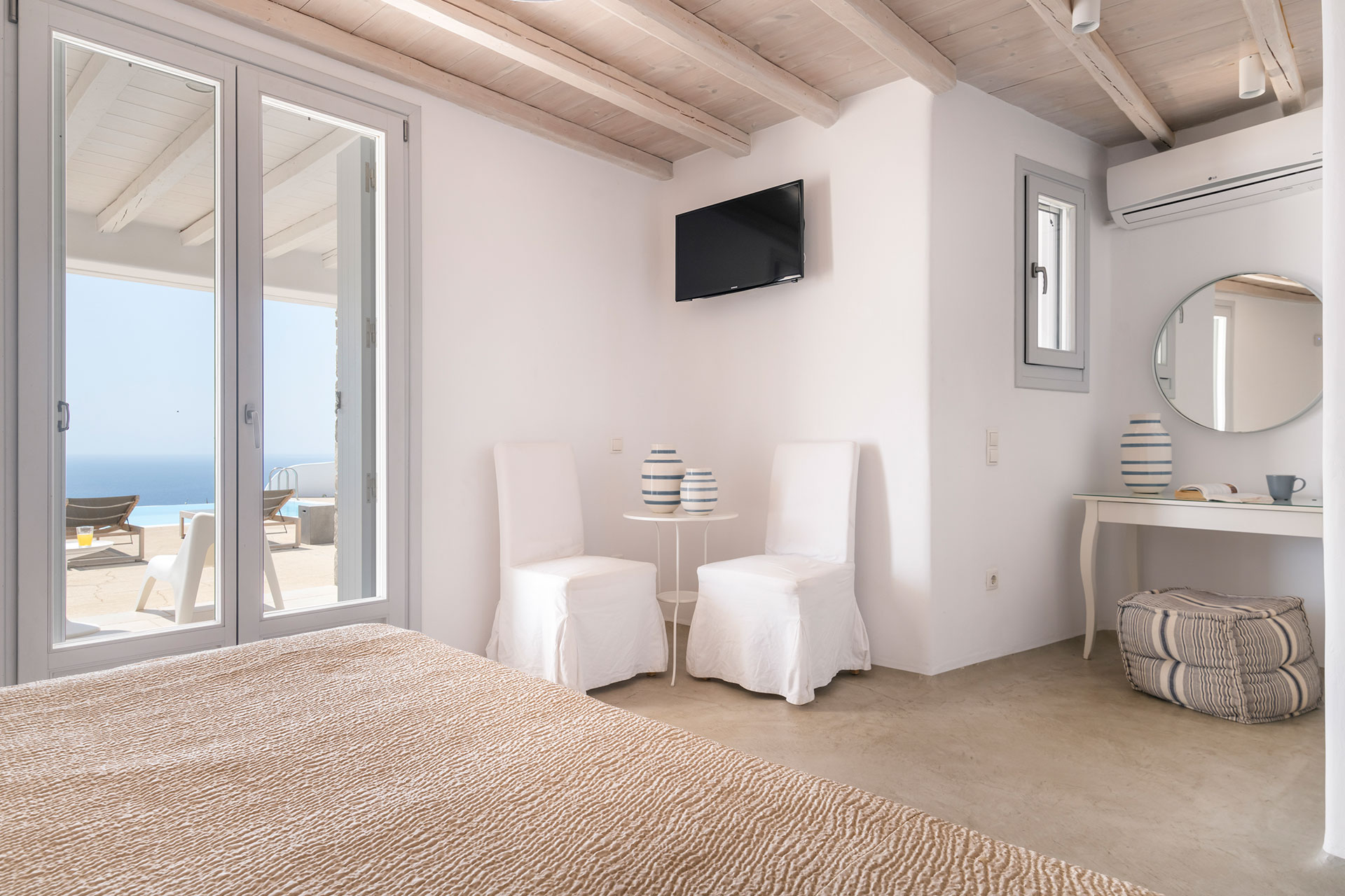 villa-celesta_villa_Mykonos-greece_interior-bedroom-space.jpg