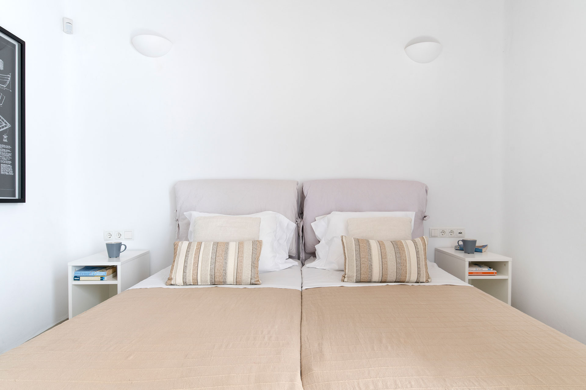 villa-celesta_villa_Mykonos-greece_interior-two-beds.jpg