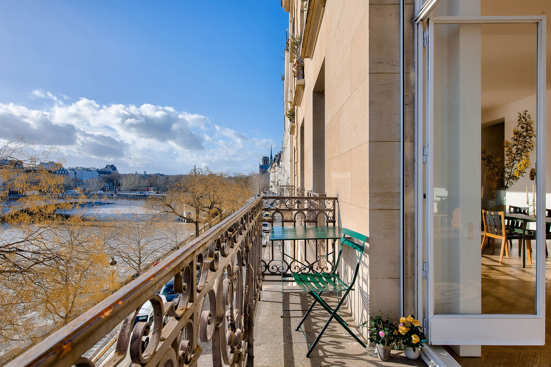 le-plongeoir-de-lile-saint-louis_apartment_paris-france_exterior.jpg