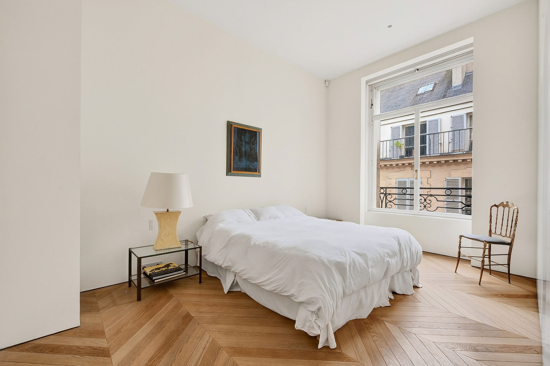le-plongeoir-de-lile-saint-louis_apartment_paris-france_interior-bedroom.jpg