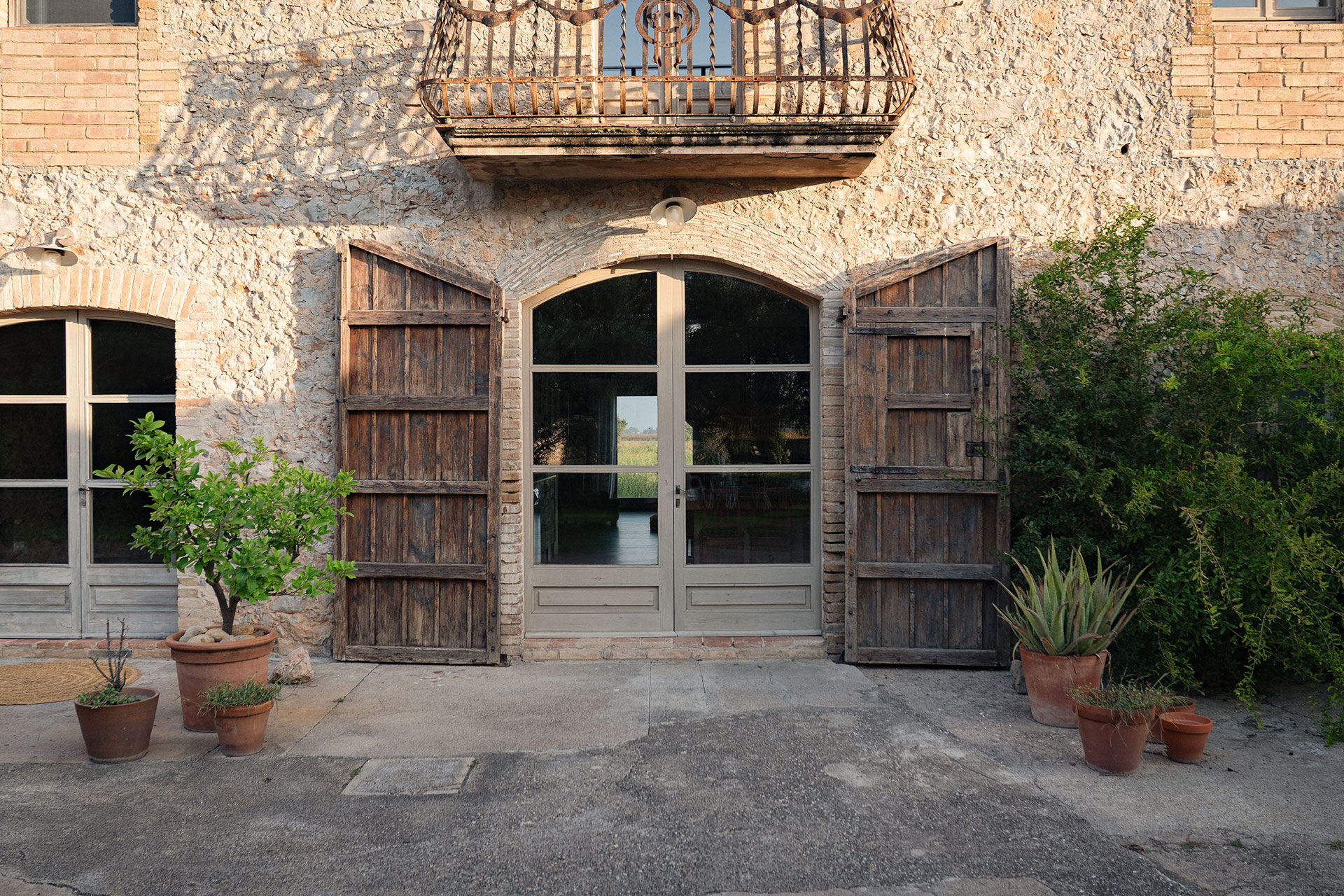 mas-pepito-casa-granado_farmhouse_catalonia-spain_exterior.jpg