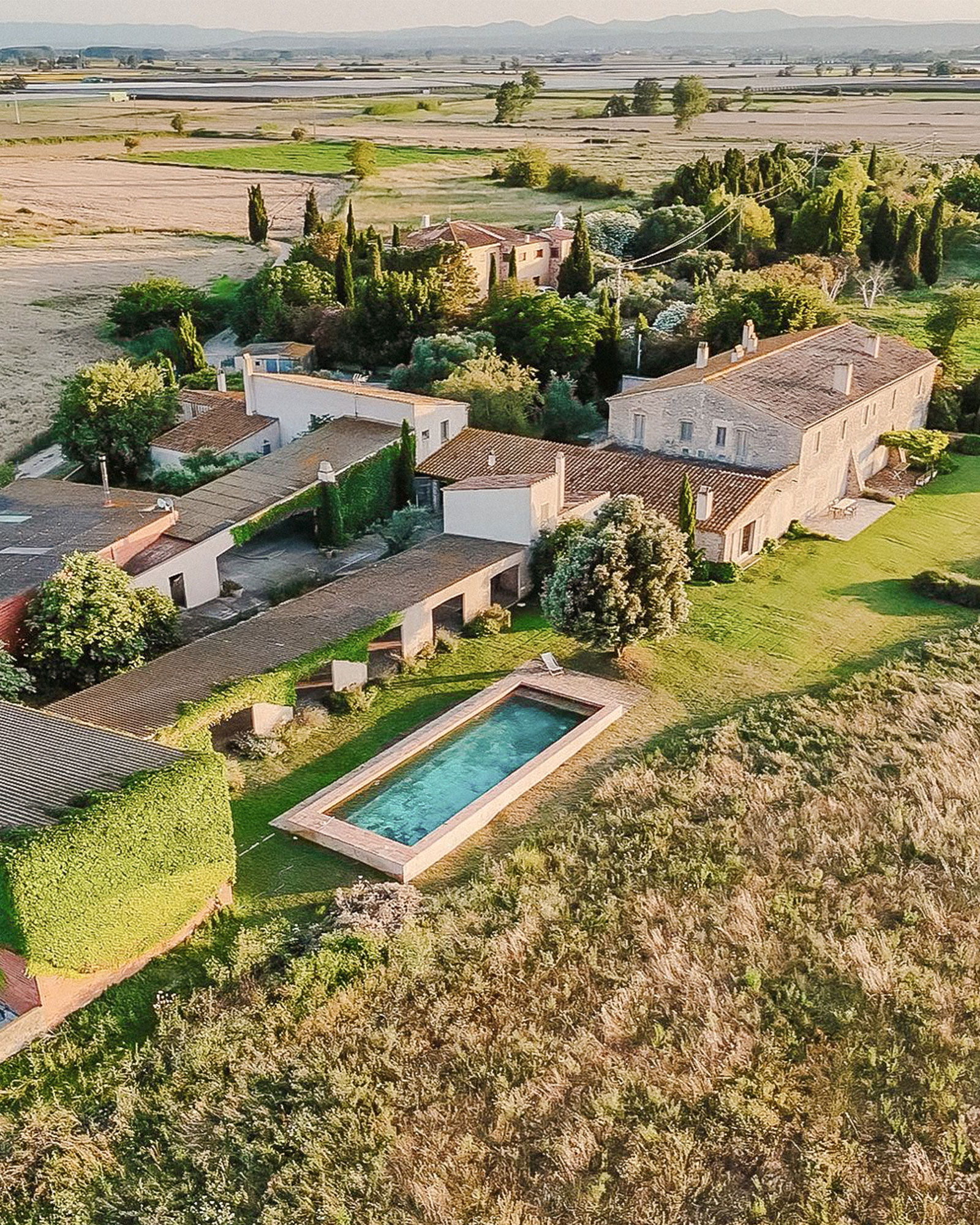 mas-pepito-casa-granado_farmhouse_catalonia-spain_exterior-drone.jpg