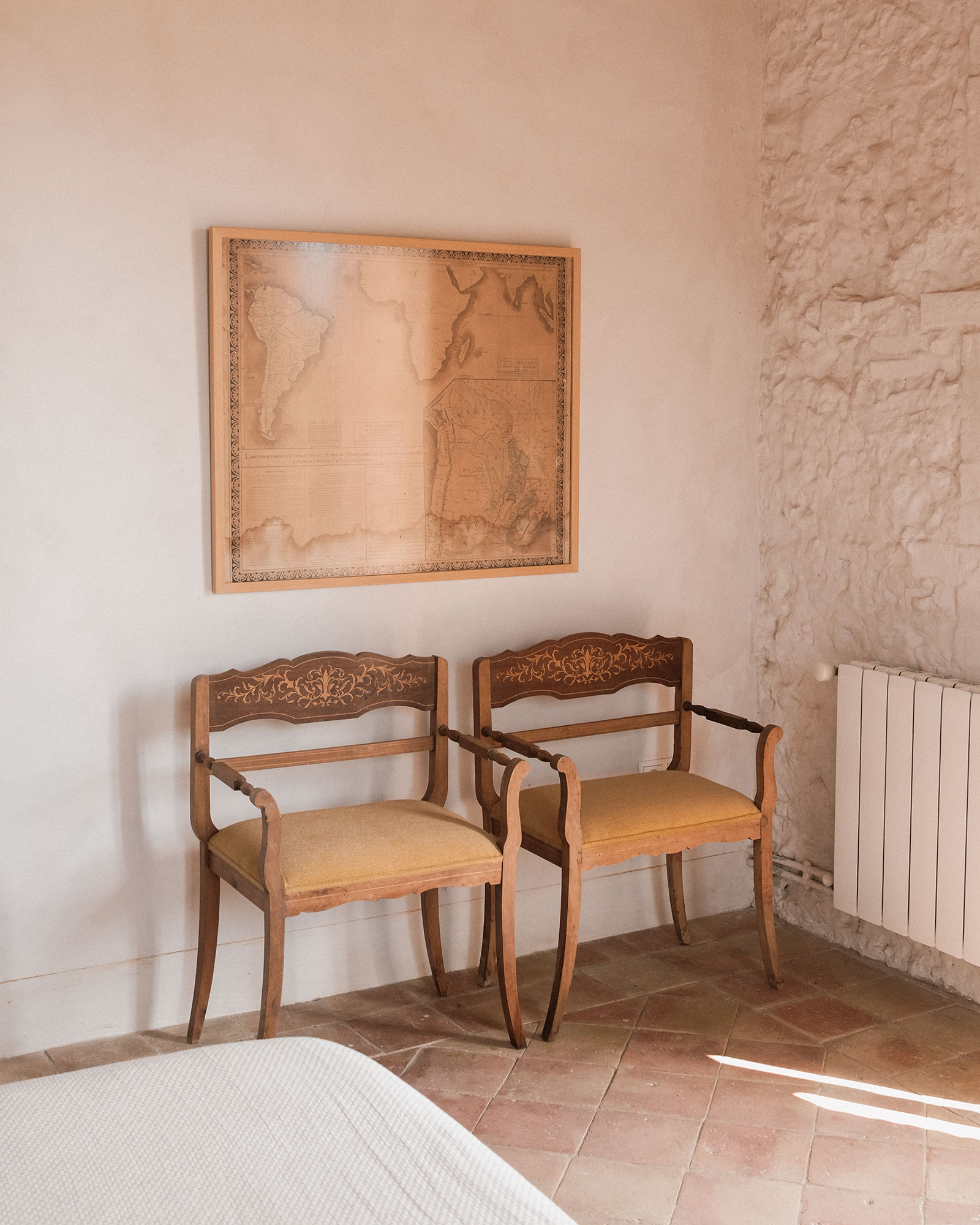 mas-pepito-casa-granado_farmhouse_catalonia-spain_interior-bedroom-chairs.jpg