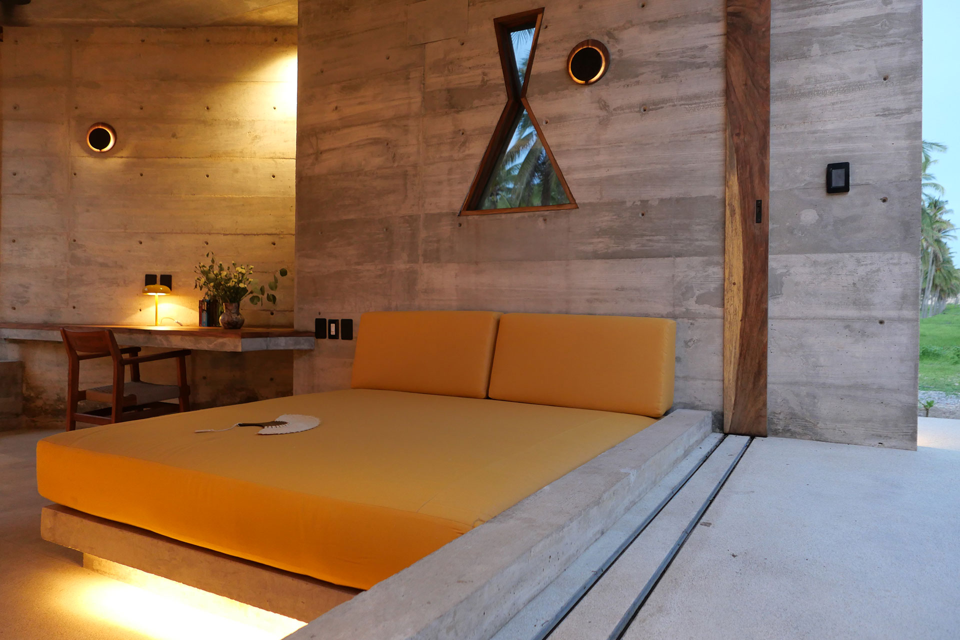 roca-ahumada_villa_puerto-escondido-oaxaca-mexico_interior-bedroom-detail.jpg