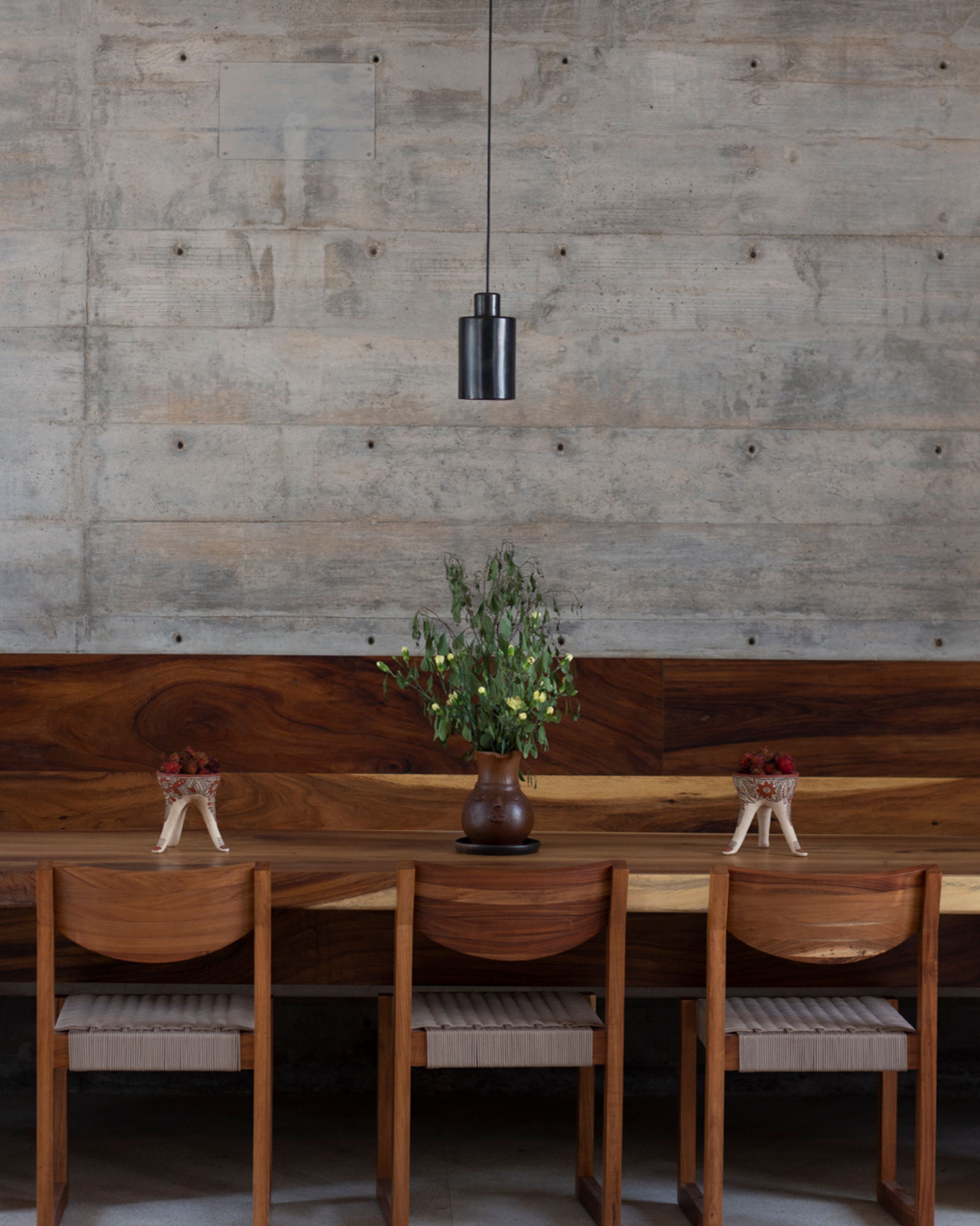 roca-ahumada_villa_puerto-escondido-oaxaca-mexico_interior-table-detail.jpg