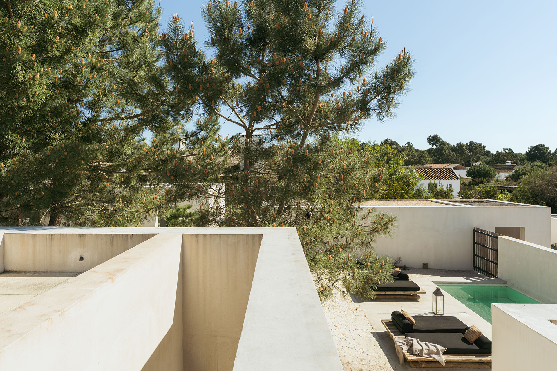 the-sand-house_villa_comporta-portugal_exterior-roof.jpg