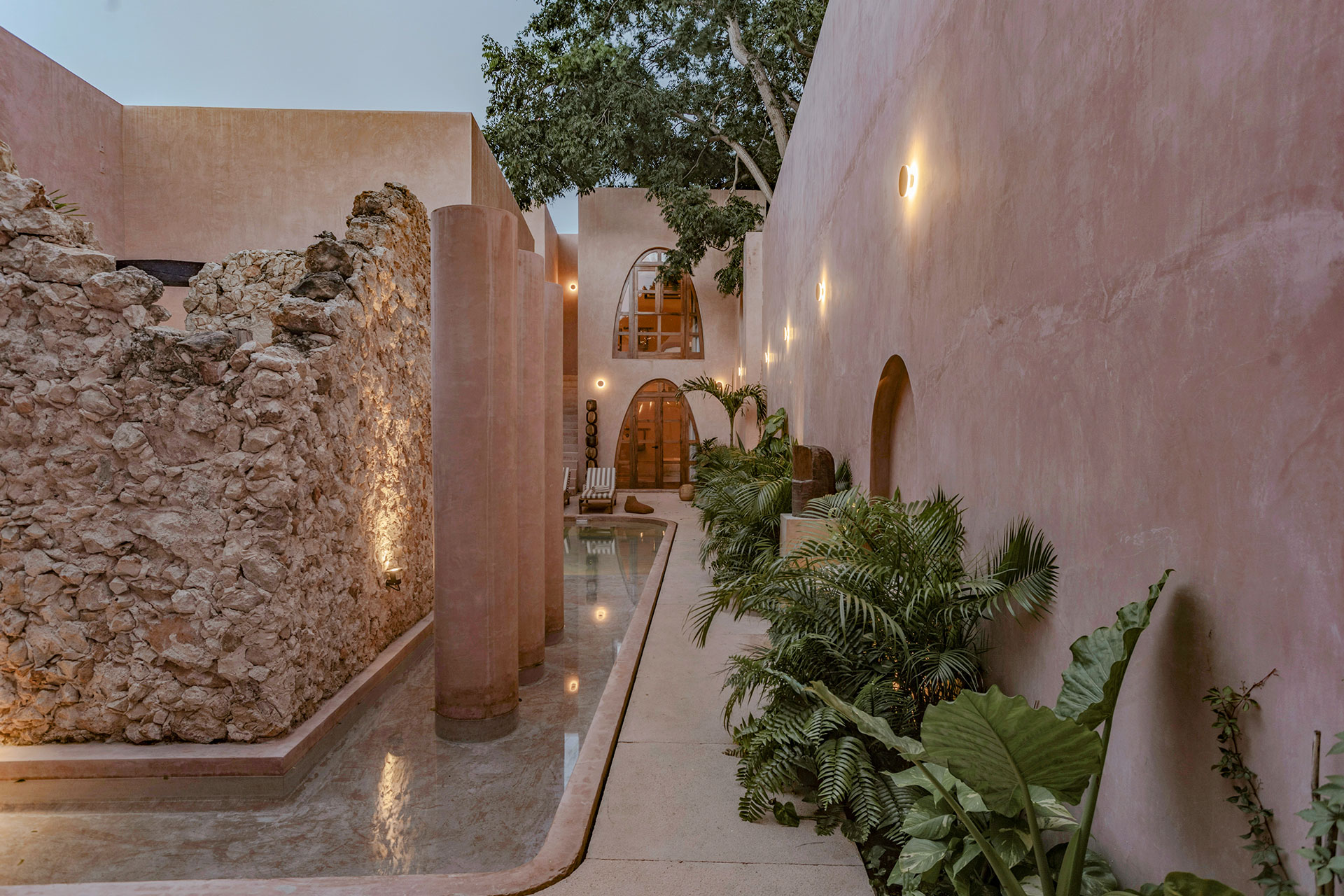 casa-rosa_villa_merida-mexico_exterior-architecture.jpg