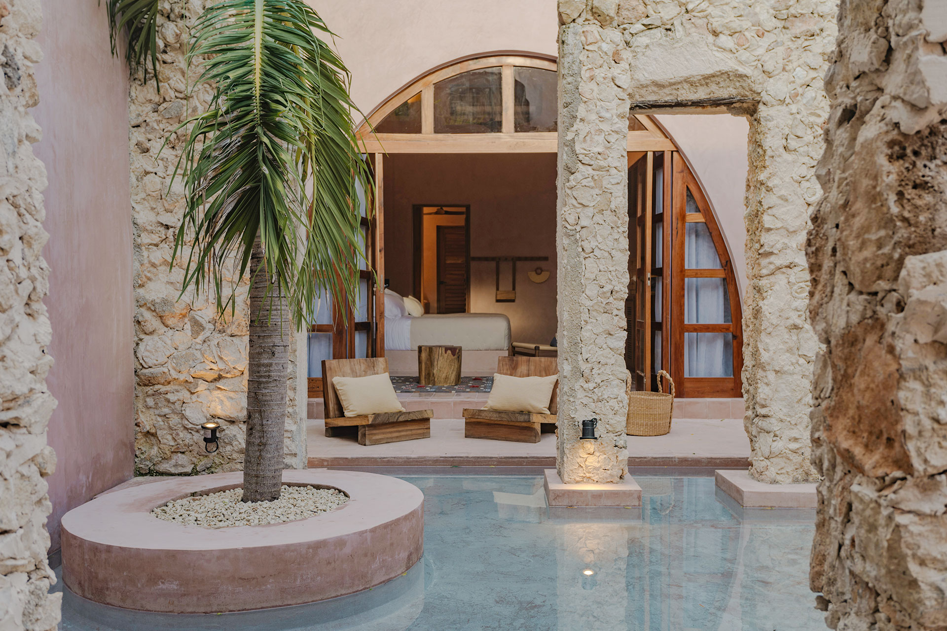 casa-rosa_villa_merida-mexico_exterior-pool.jpg